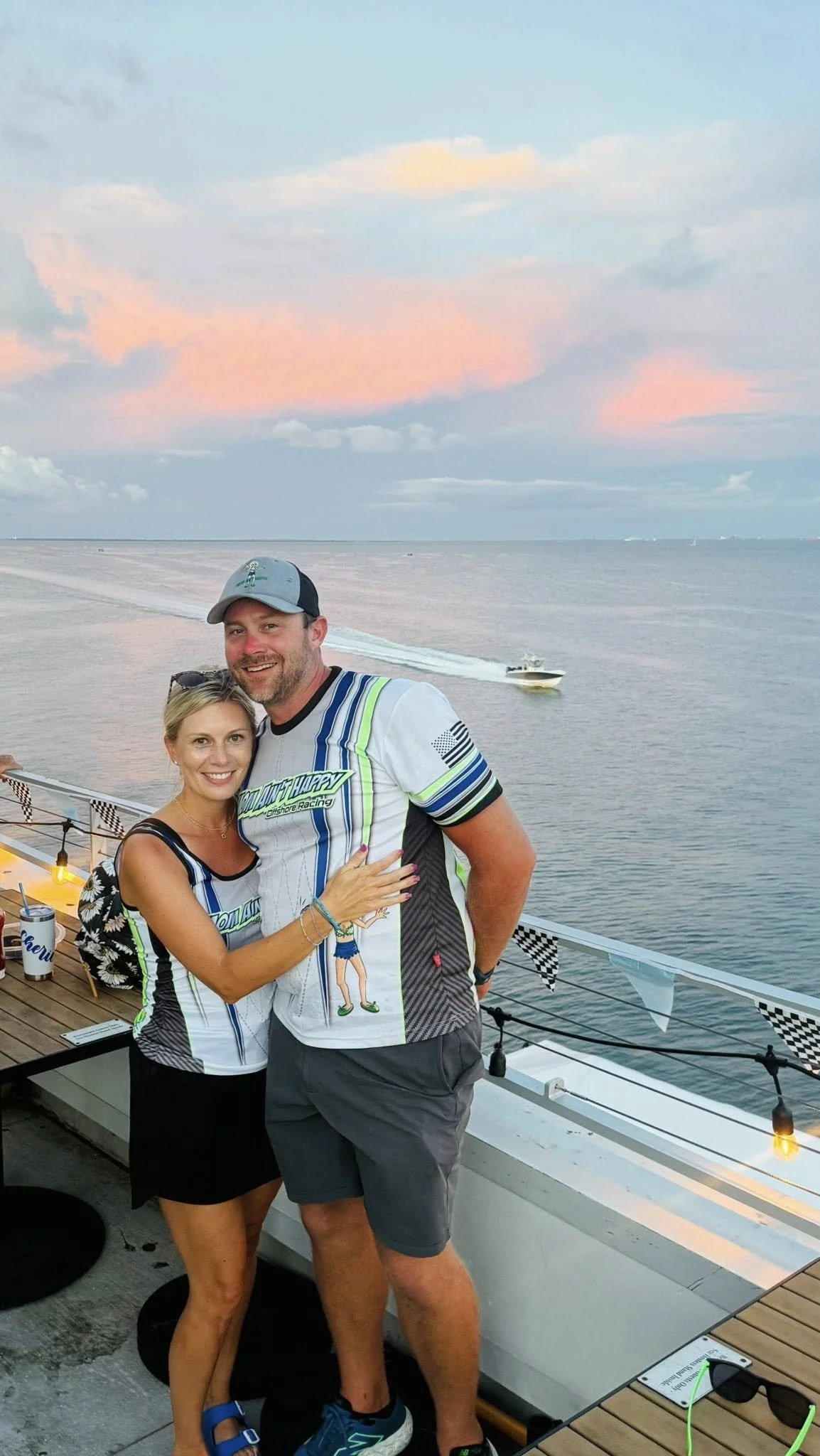 mom-aint-happy-super-stock-powerboat-race-action