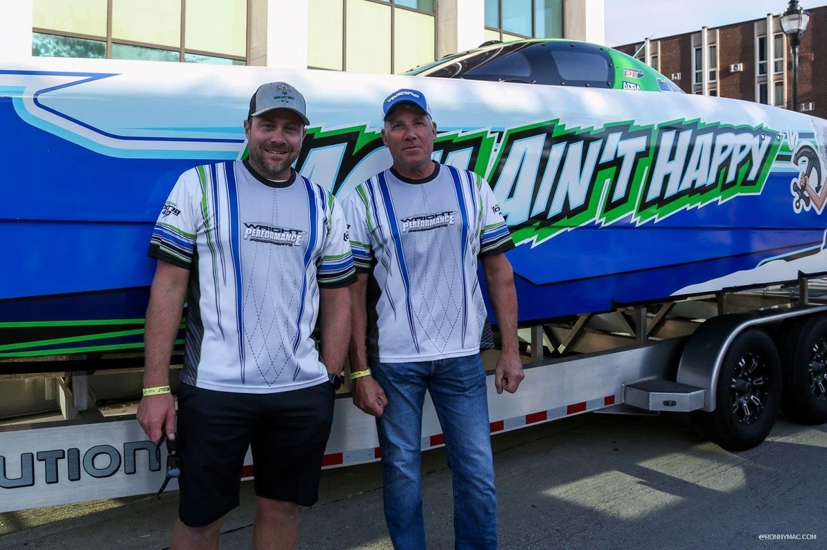 mom-aint-happy-super-stock-powerboat-race-action