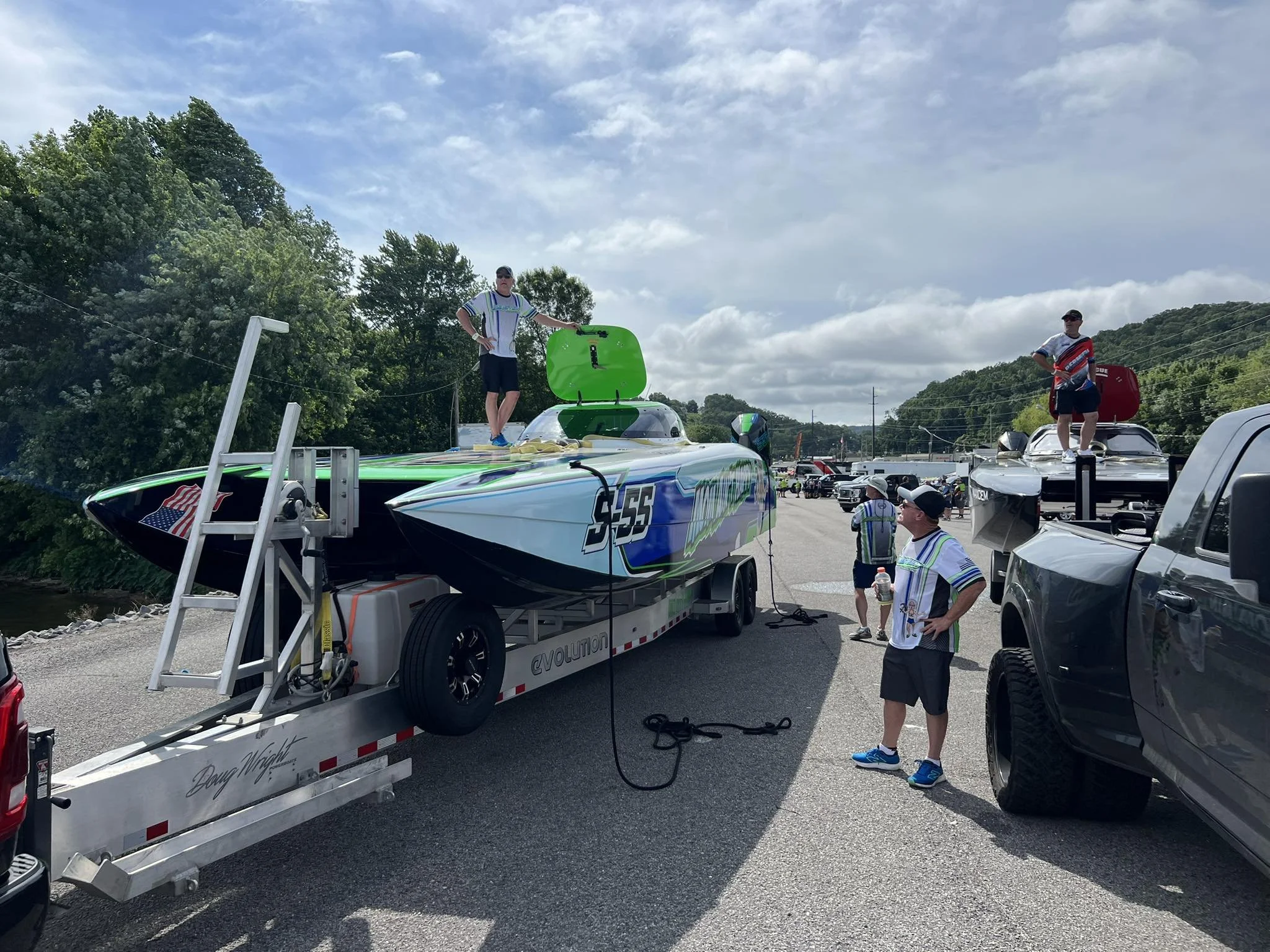 mom-aint-happy-super-stock-powerboat-race-action