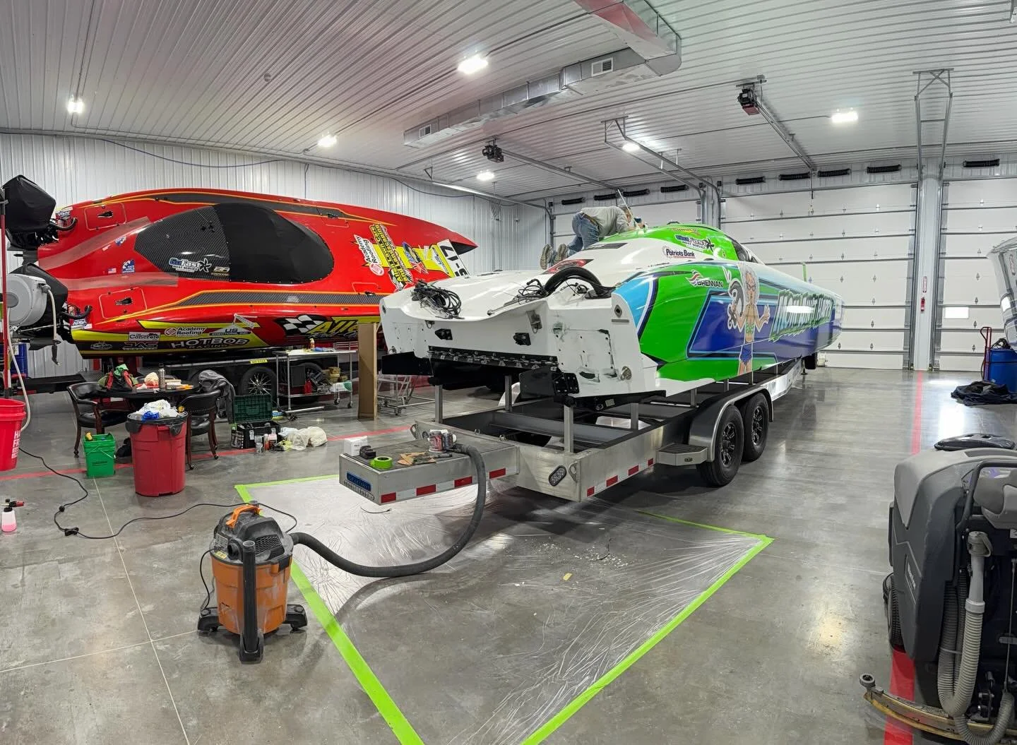 mom-aint-happy-super-stock-powerboat-race-action