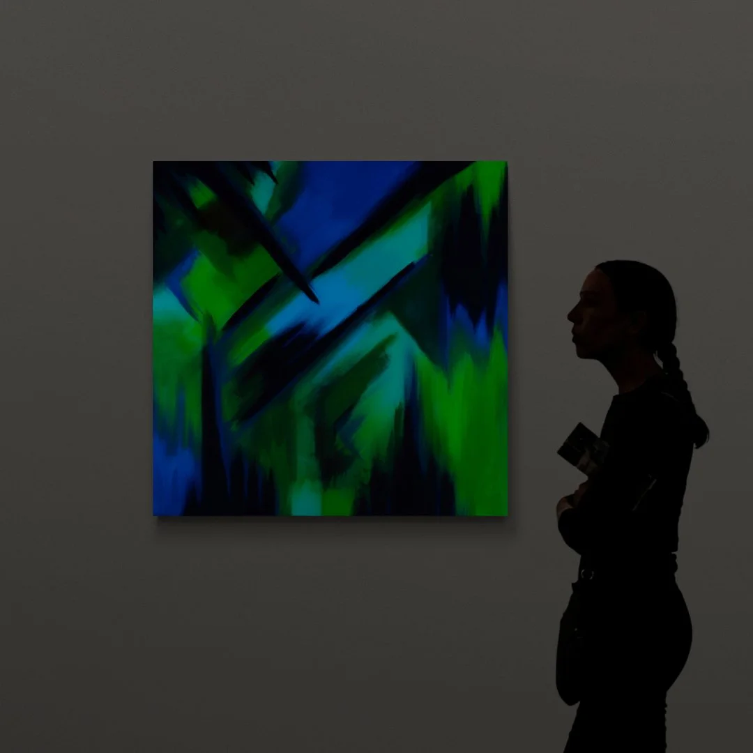 Woman_in_large_open_art_gallery (9).jpg