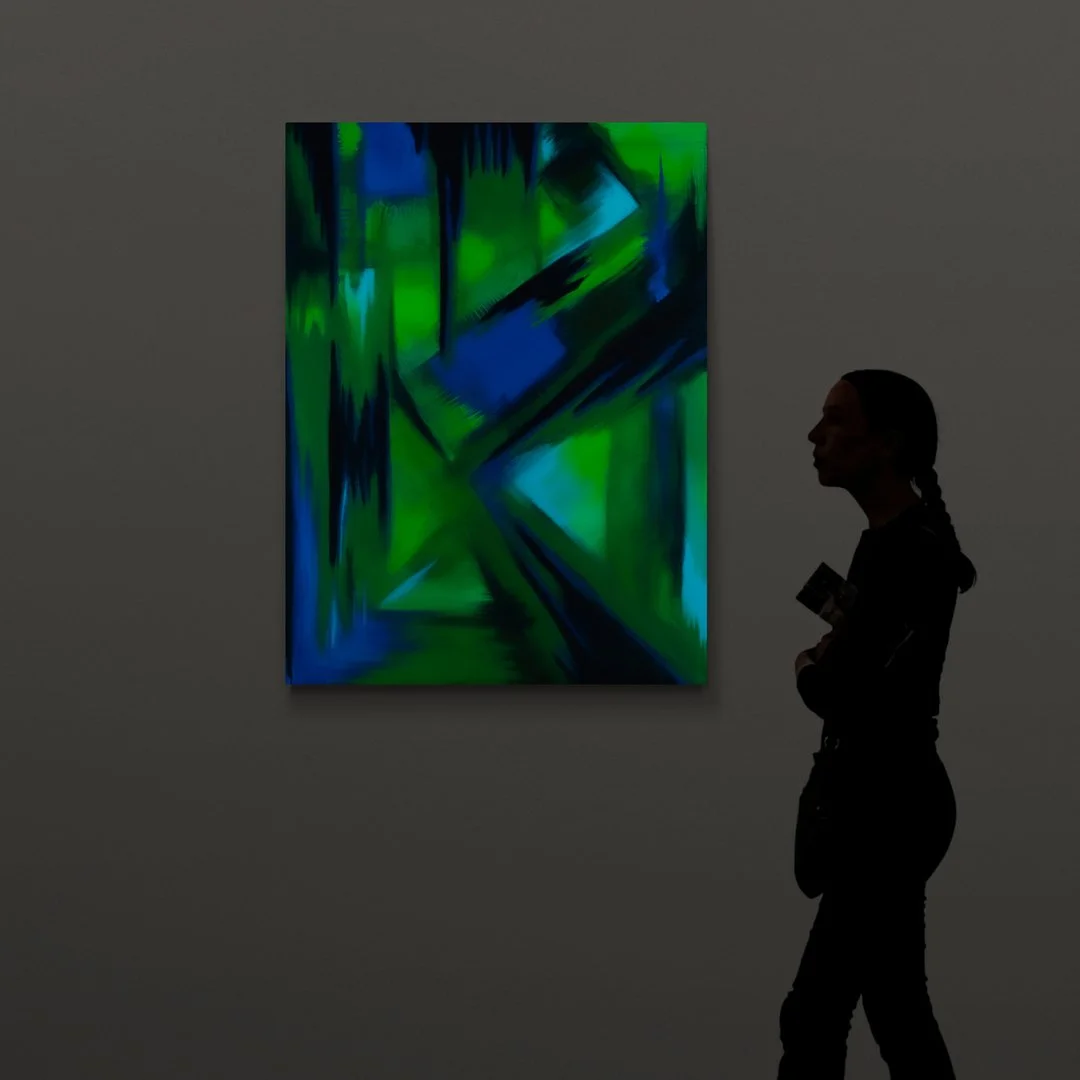 Woman_in_large_open_art_gallery (7).jpg