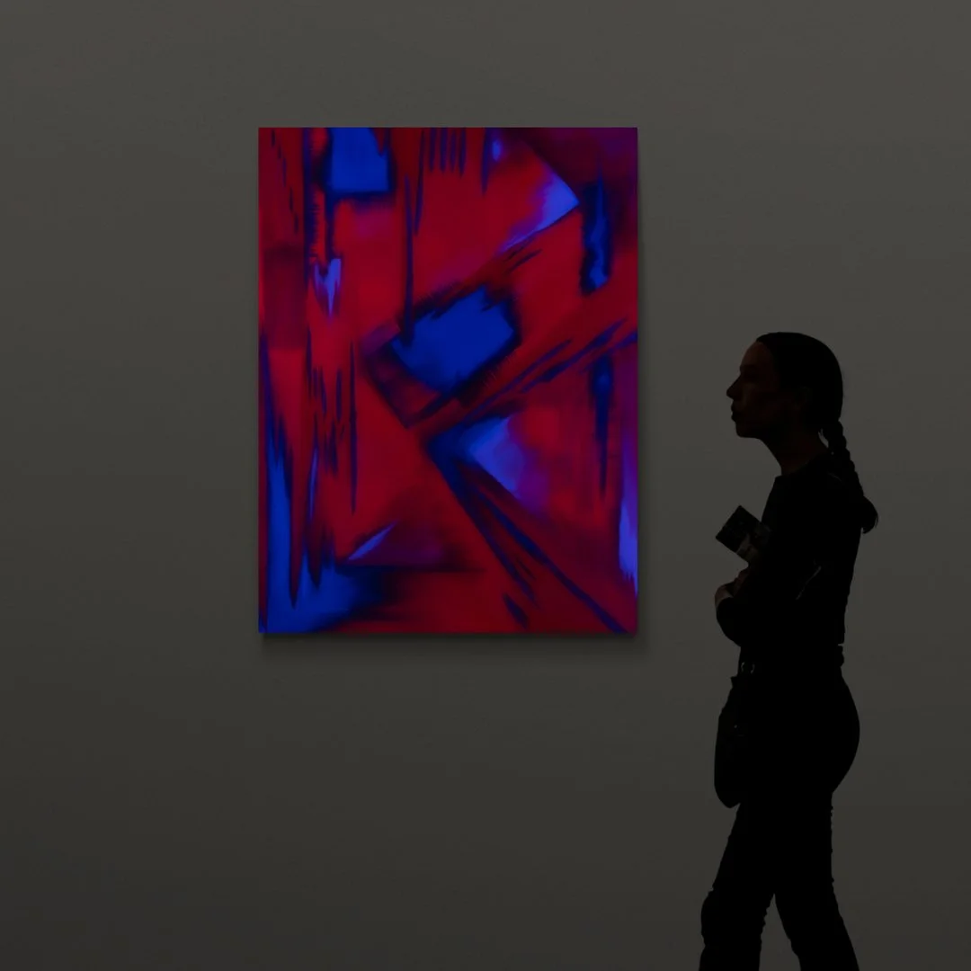 Woman_in_large_open_art_gallery (13).jpg