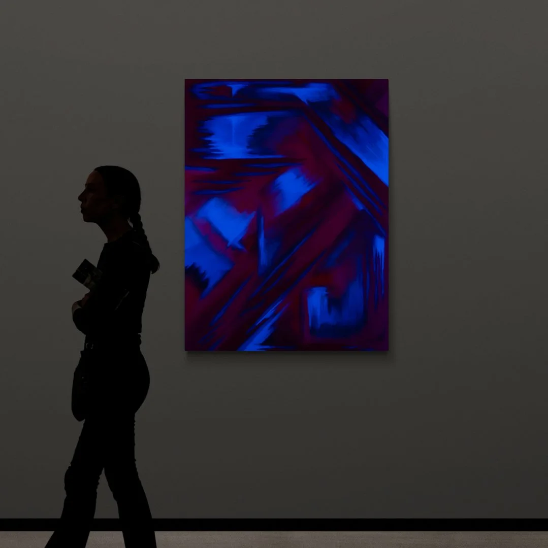 Woman_in_large_open_art_gallery (11).jpg