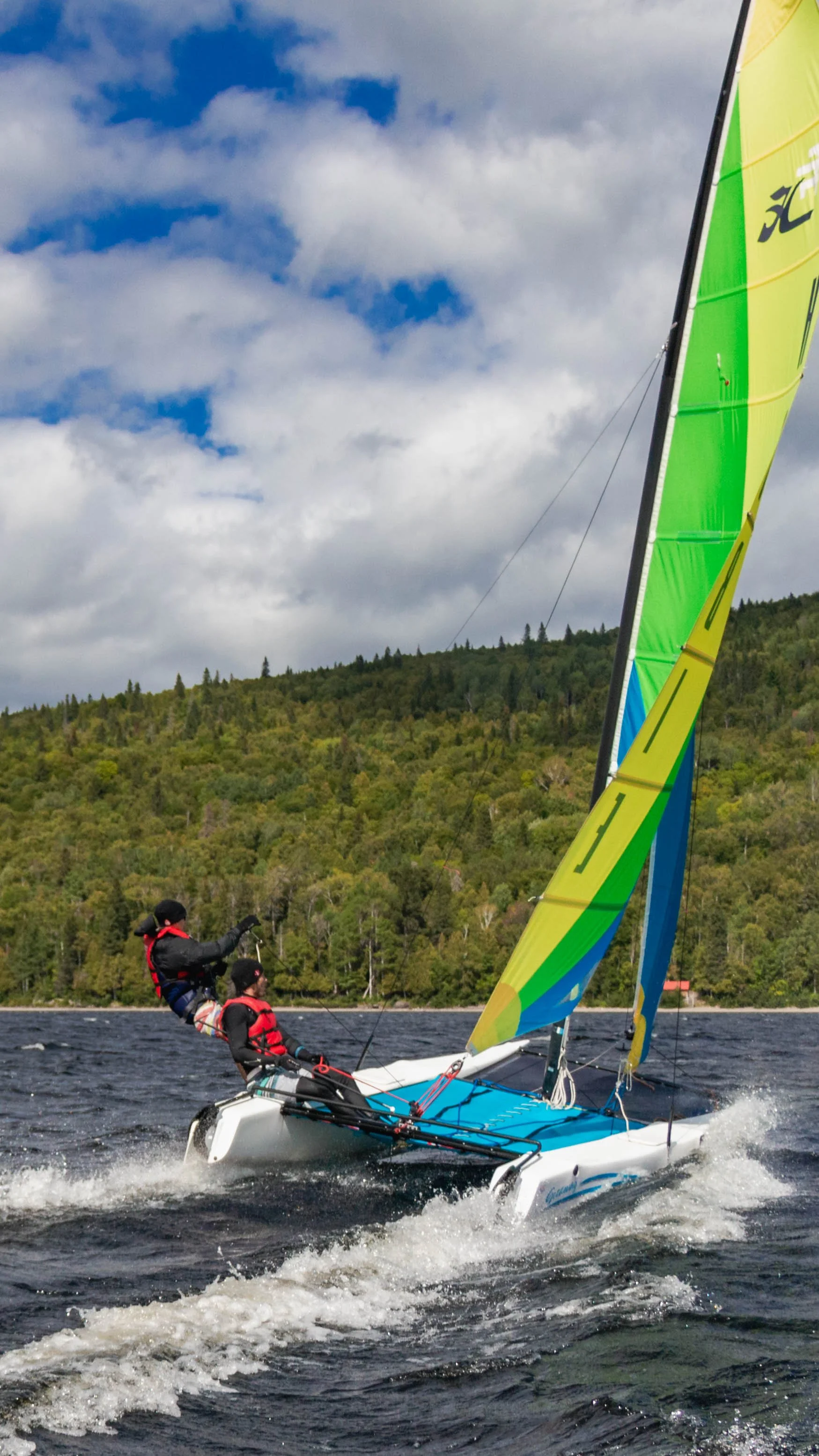 catamaran_vertical_16.9-32.jpg