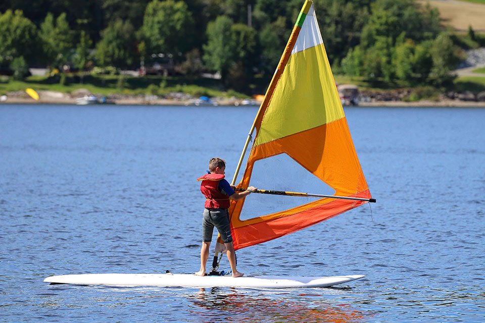 ACTIVITÉ_PLANCHE_A_VOILE-2 (1).jpg