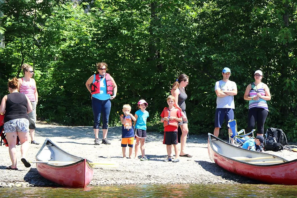 ACTIVITÉ_FAMILIALE_DESCENTE_DE_RIVIÈRE_EN_CANOT (48).jpg