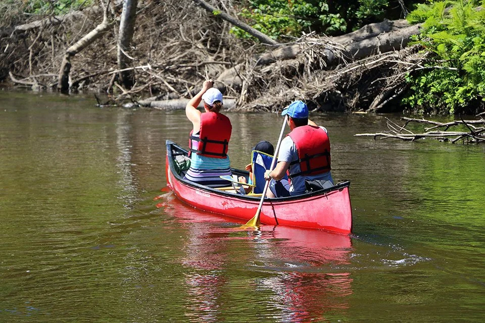 ACTIVITÉ_FAMILIALE_DESCENTE_DE_RIVIÈRE_EN_CANOT (41).jpg