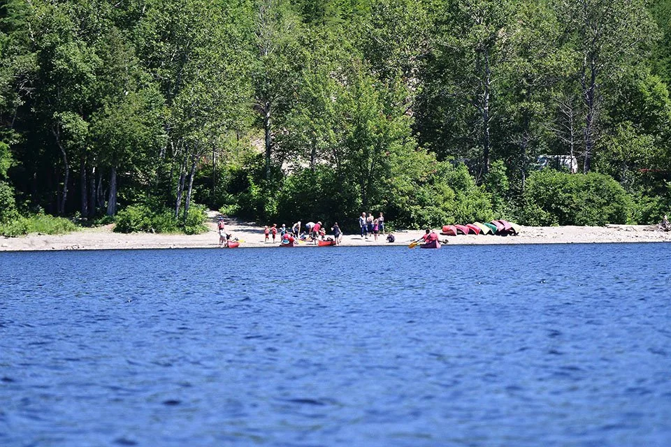 ACTIVITÉ_FAMILIALE_DESCENTE_DE_RIVIÈRE_EN_CANOT (46).jpg