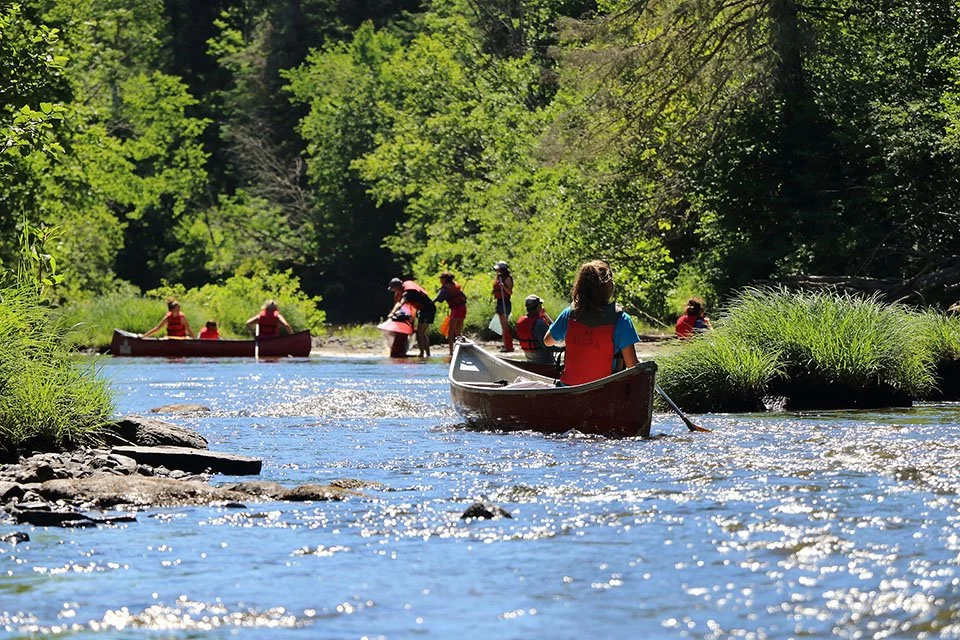 ACTIVITÉ_FAMILIALE_DESCENTE_DE_RIVIÈRE_EN_CANOT (32).jpg