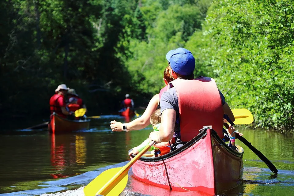 ACTIVITÉ_FAMILIALE_DESCENTE_DE_RIVIÈRE_EN_CANOT (21).jpg