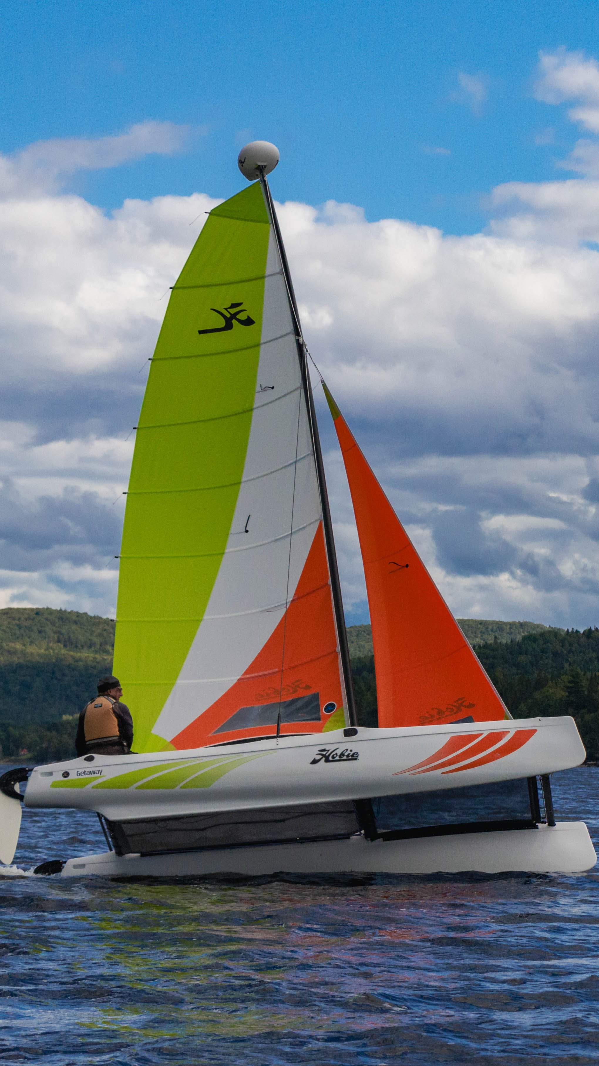 catamaran_vertical_16.9-121.jpg