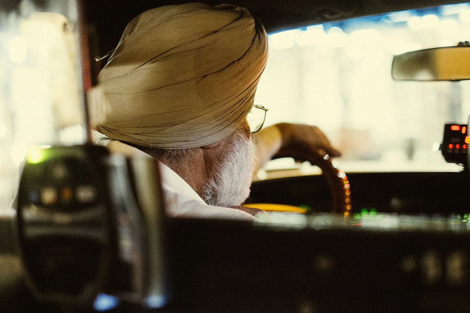 Indian-Taxi-Driver.jpg