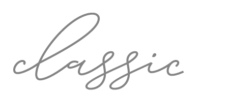 Imagem de uma palavra escrita em script com fundo preto, dizendo 'classic' em inglês.