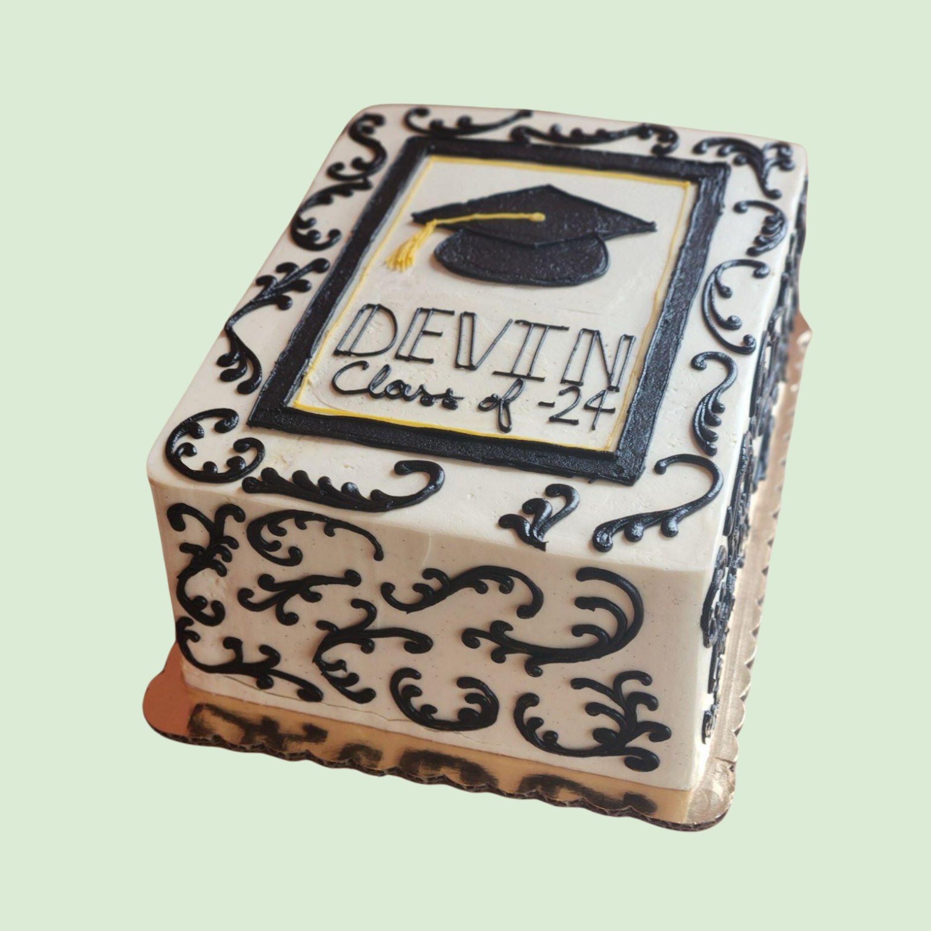 classy graduation cake.jpg