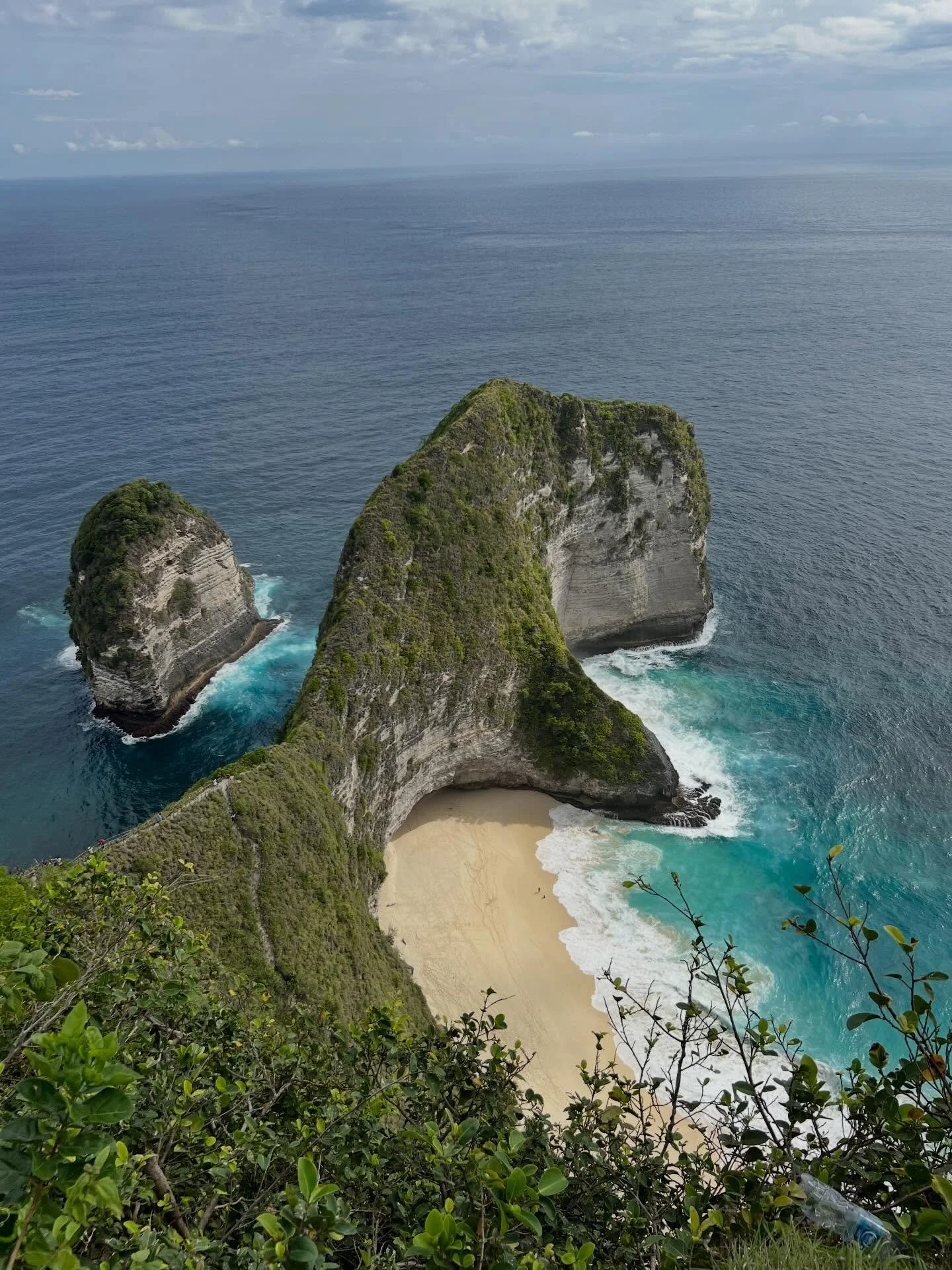 Happy Earth Day 🌏

Reminiscing on time spent in Bali in 2022. We were there for a family members vow renewal (which was breathtaking). We truly were living on island time. Everyday should be a reminder to take care of this planet and one another. ✌?