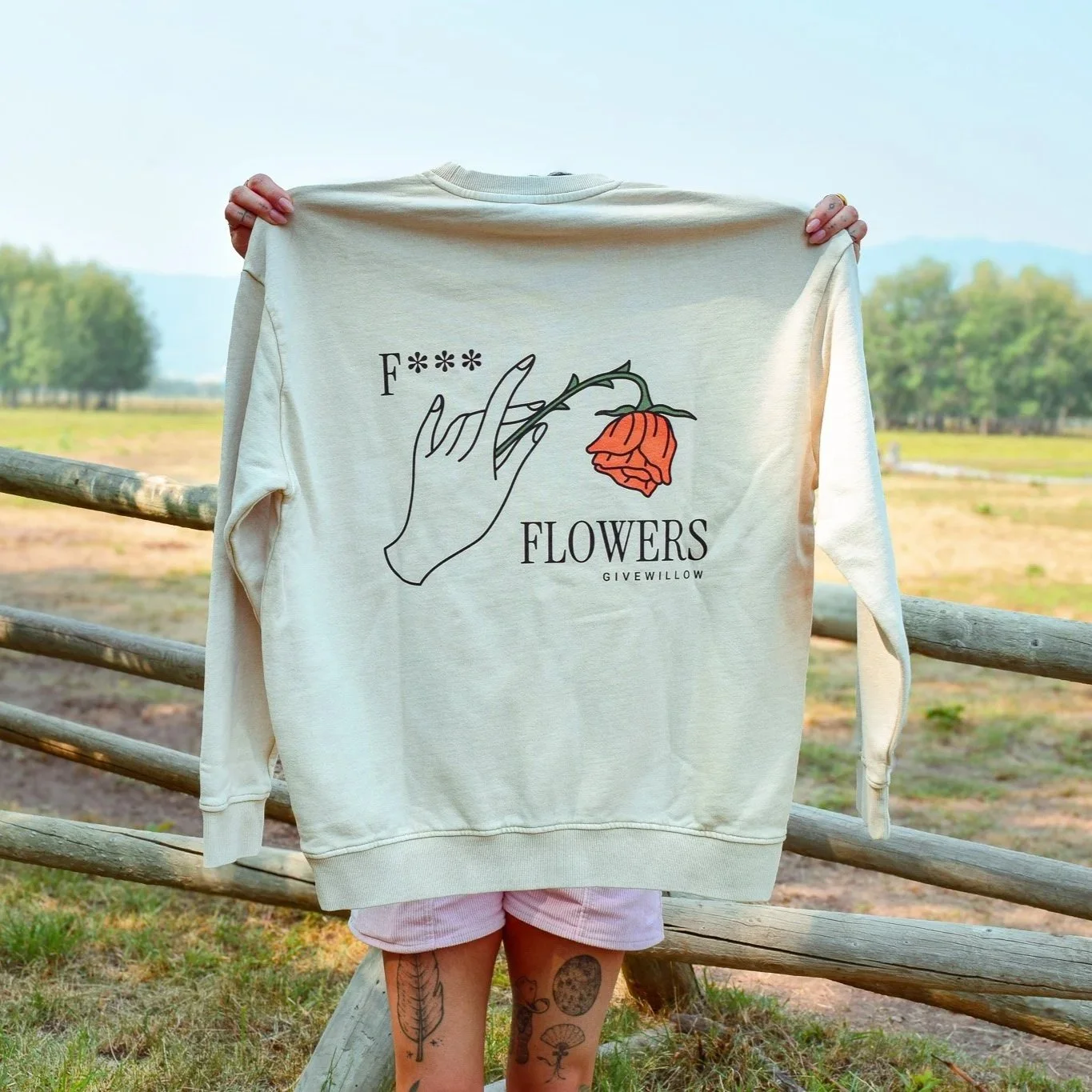 flowers_sweatshirt_cream.jpg