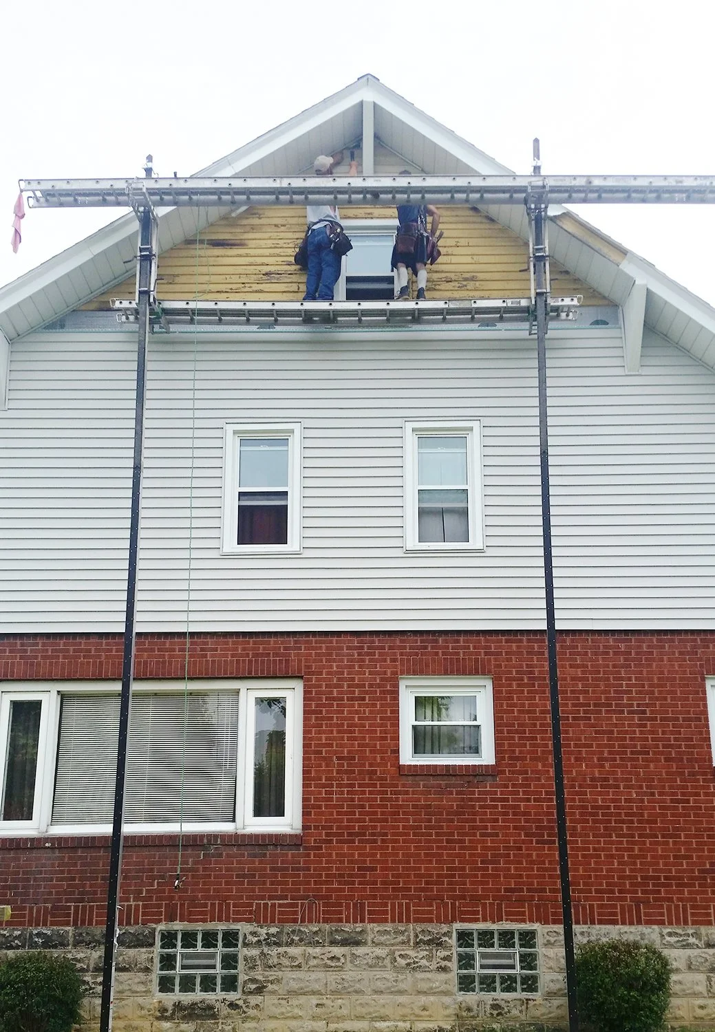 siding installation.jpg