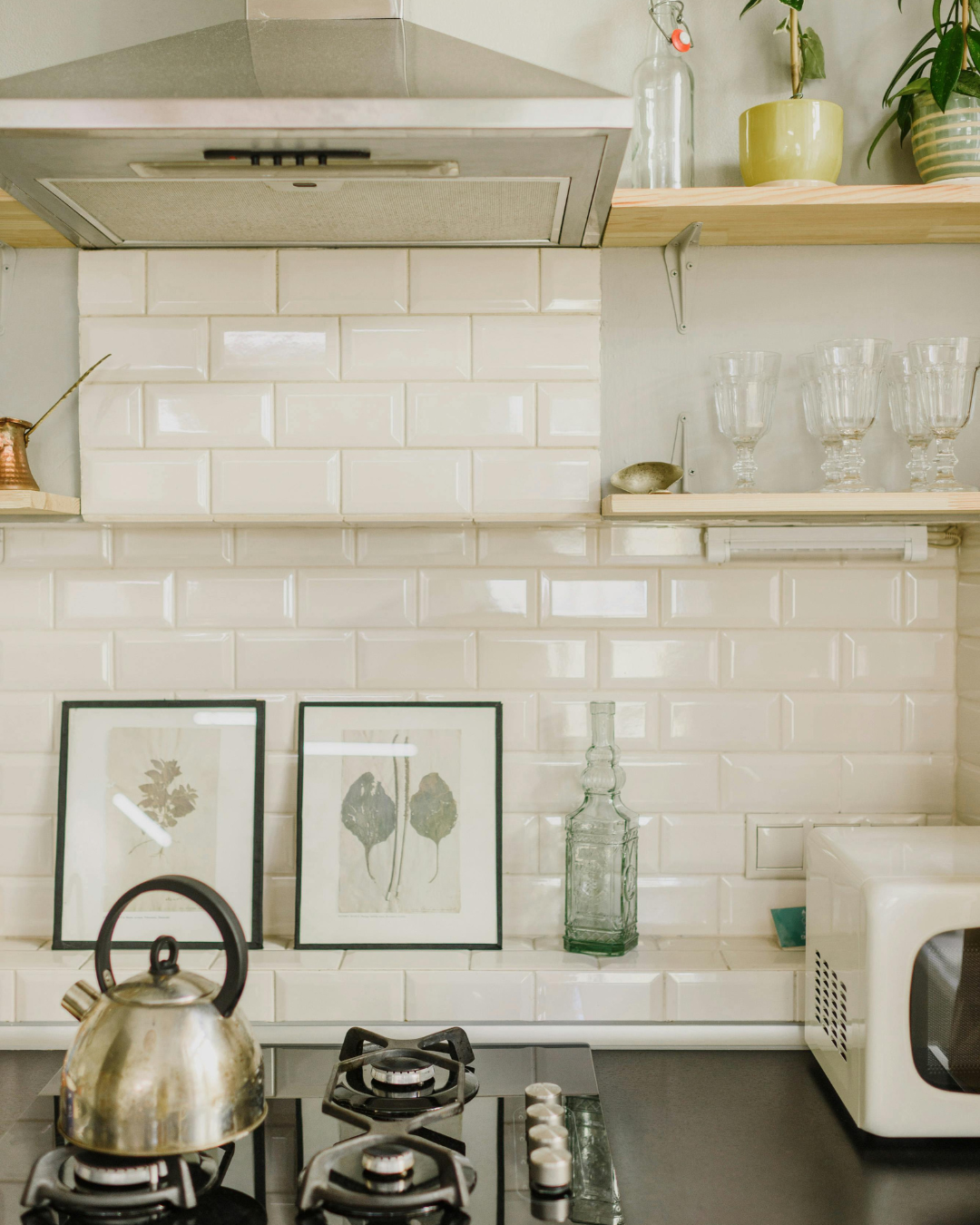 A clear and decluttered kitchen