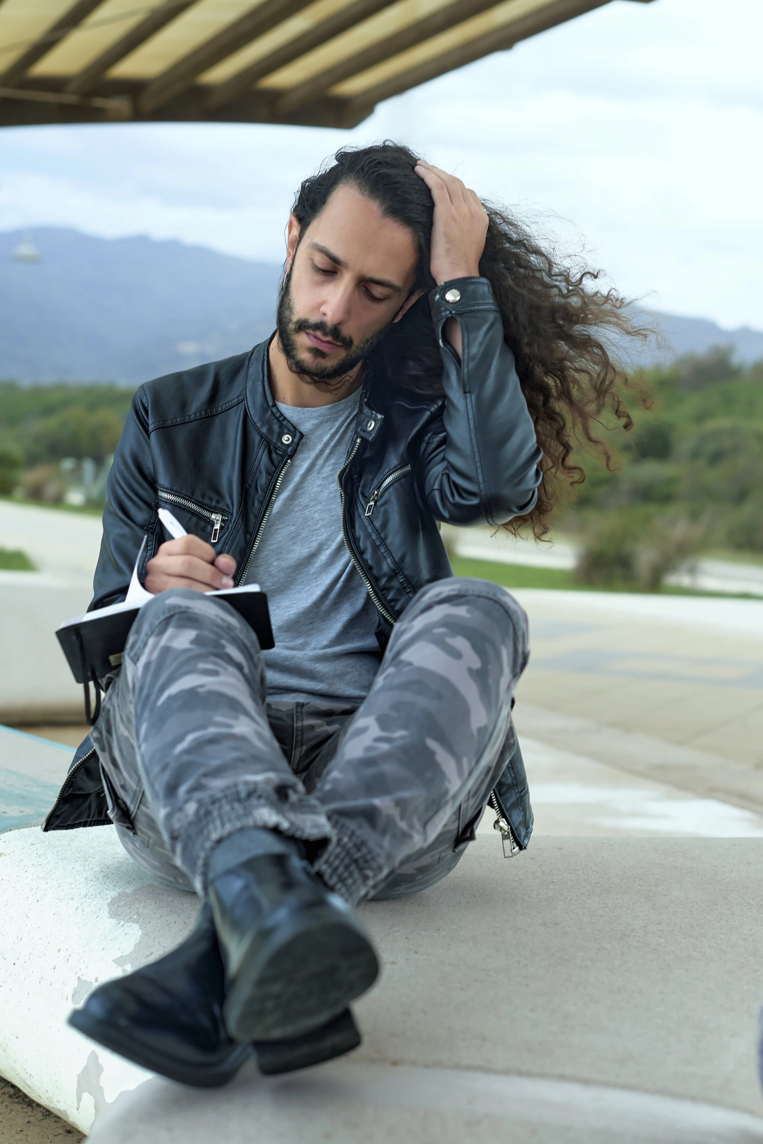 _GER6231  Life Style Singer GERBASI.jpg