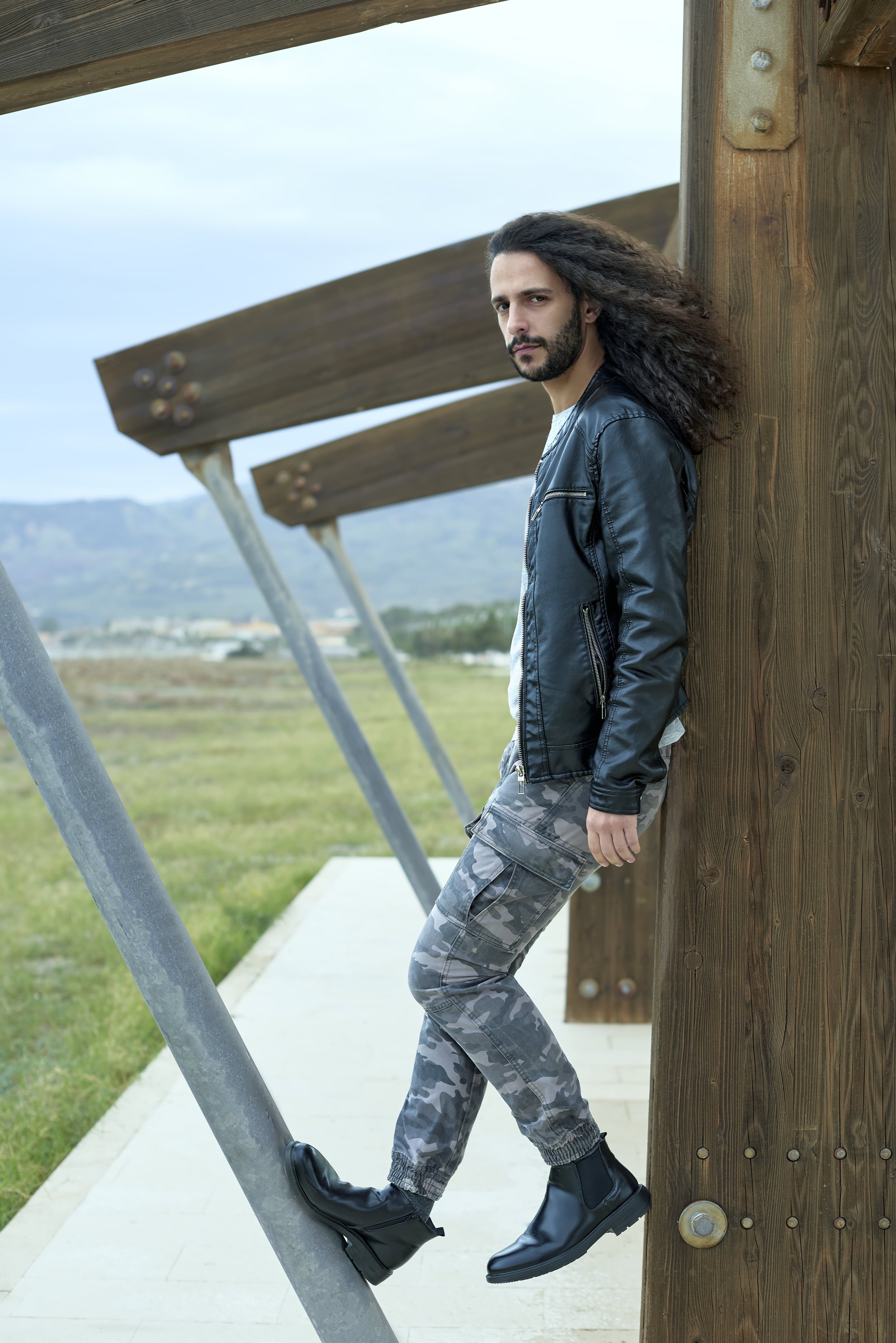 _GER6185  Life Style Singer GERBASI.jpg