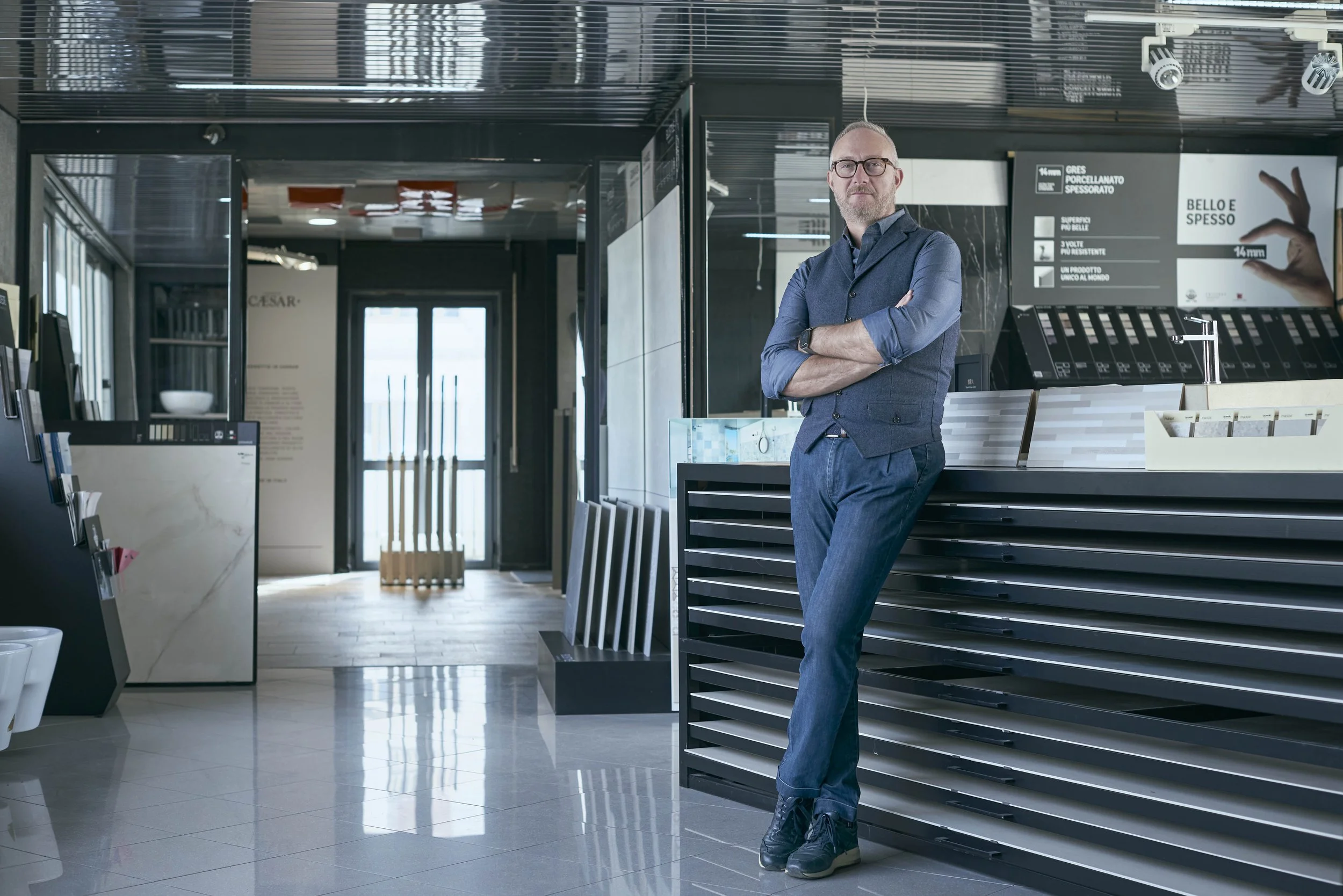 _GER6139  Bussines Designer GERBASI.jpg