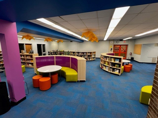 Palmieri Curved Shelving6.jpg