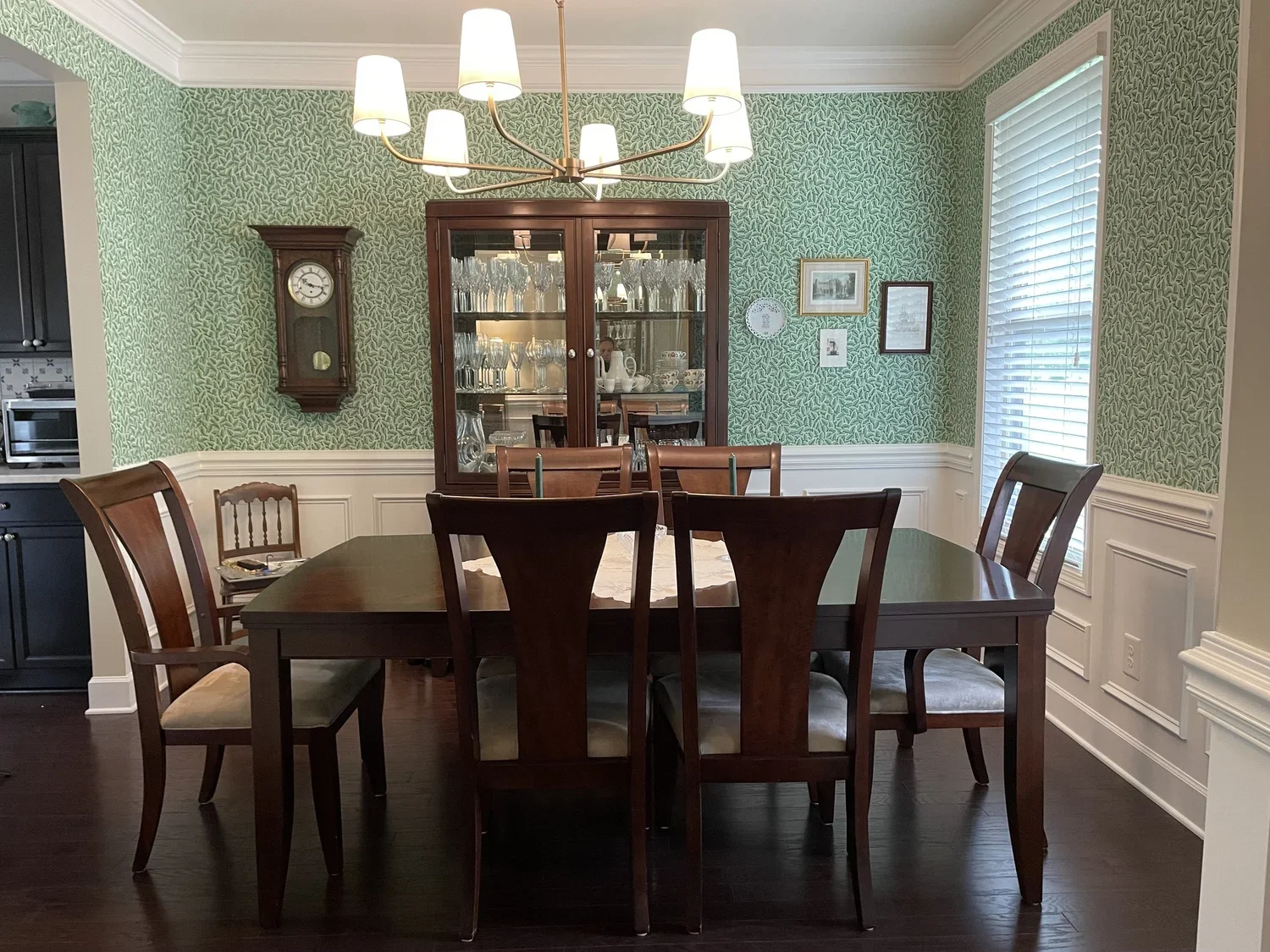 Tips for Selecting the Perfect Lighting for your Dining Room 