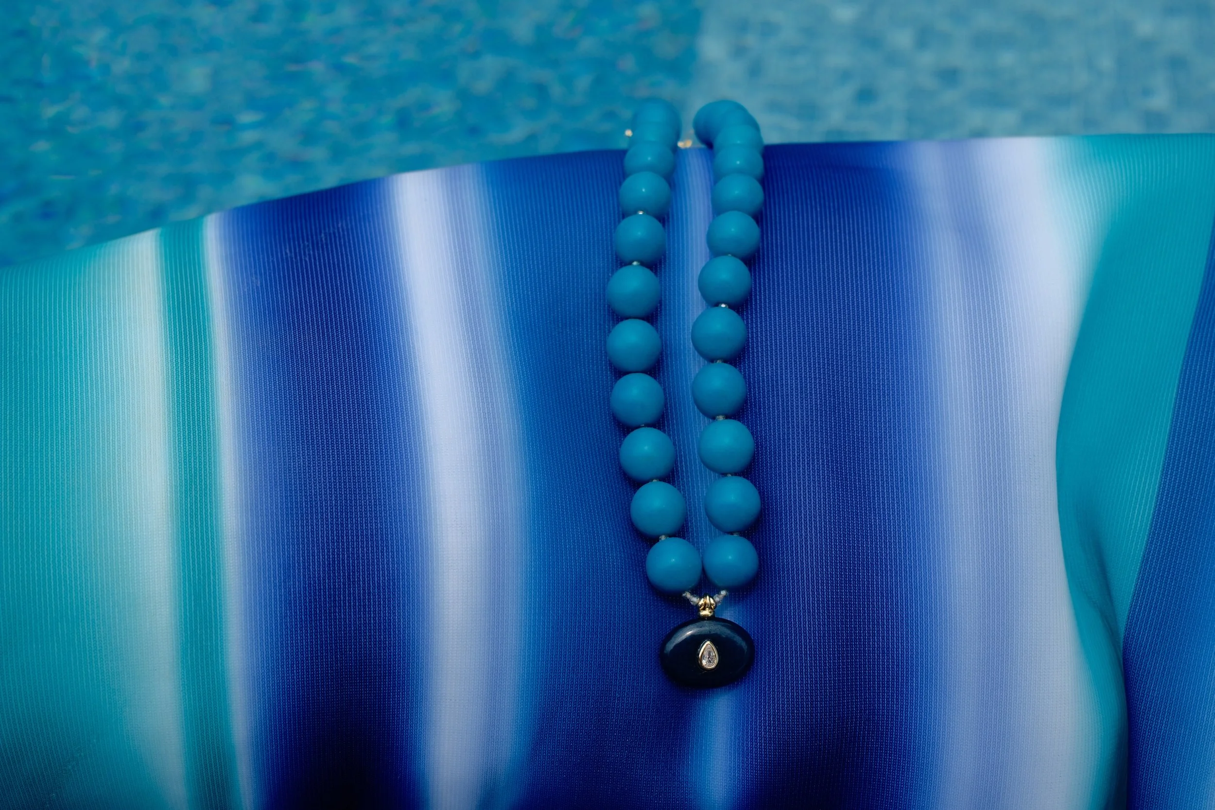 Natural Turquoise Round Necklace with Stone Pendant