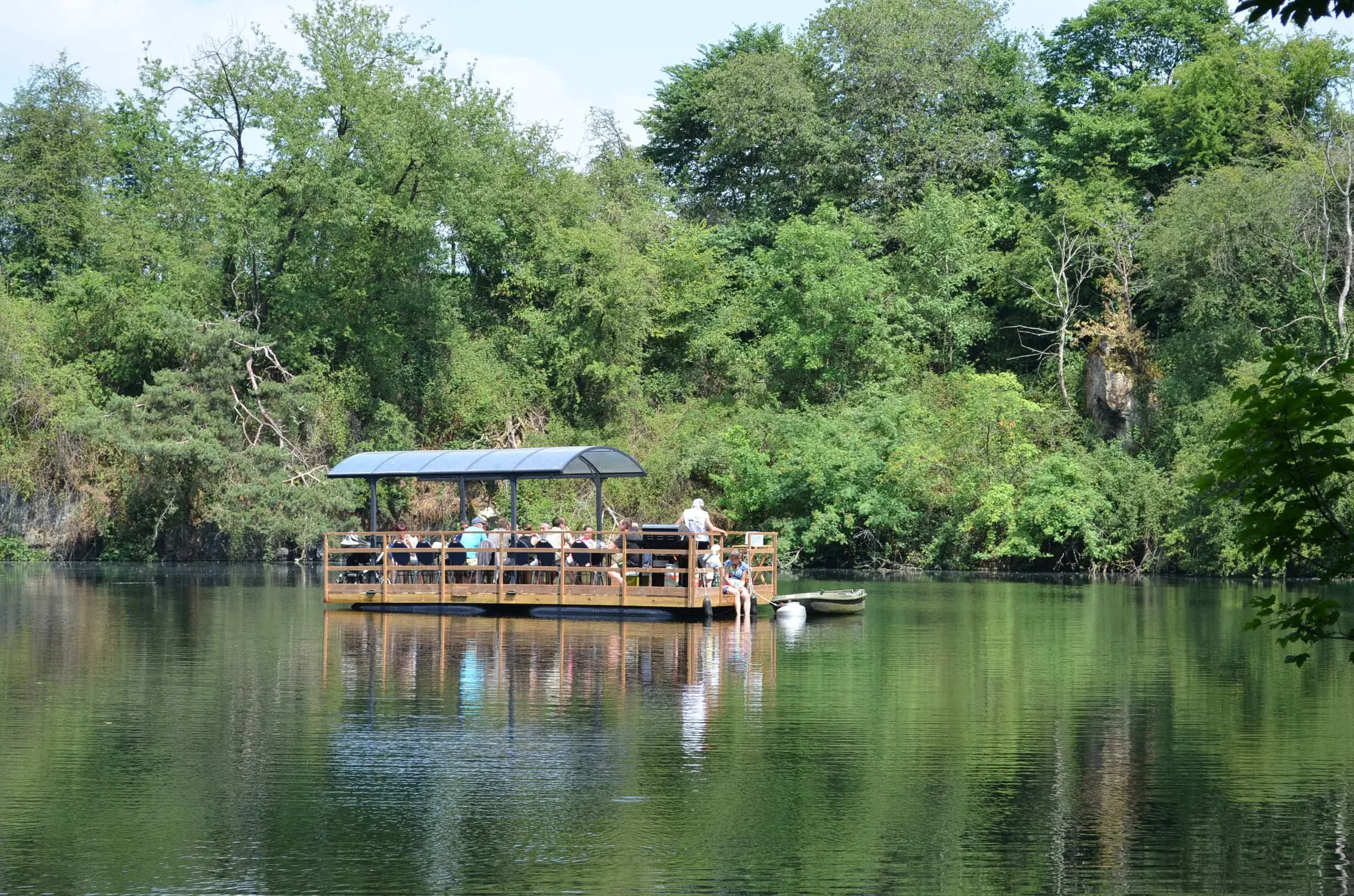Barge sur l'étang