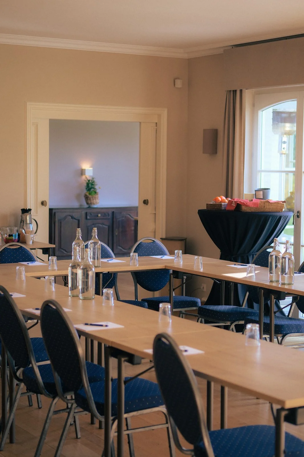 Salle de réunion avec lumière naturelle