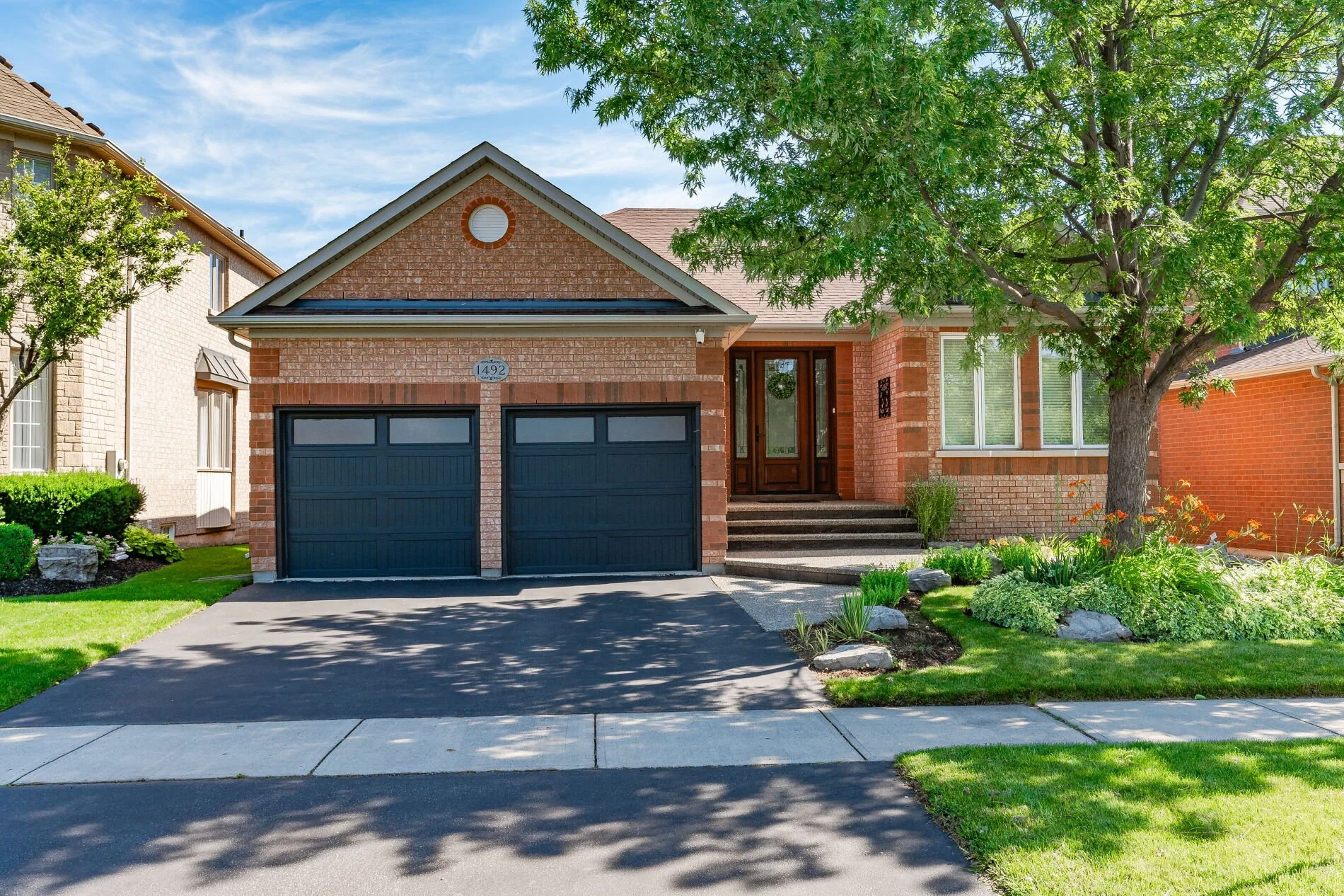 House for sale in Oakville, ON