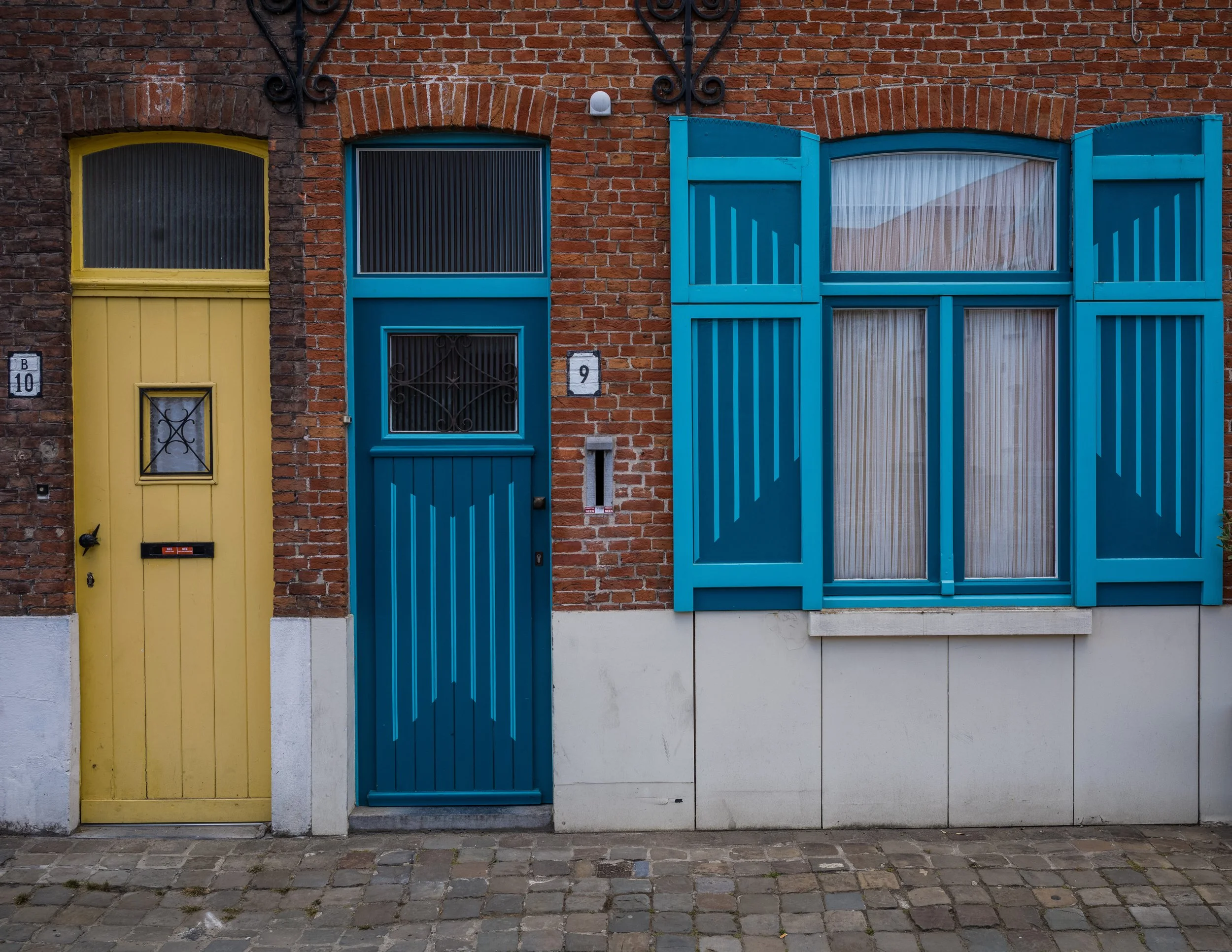 A splash of rowhouse colour