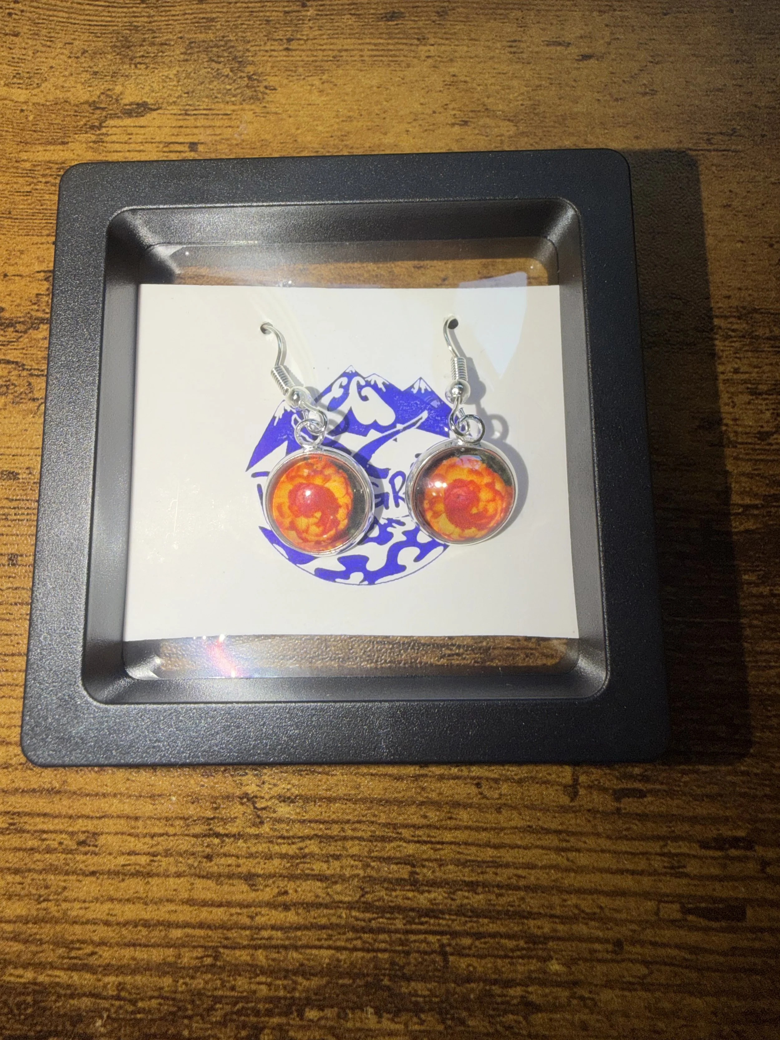 Dainty_Orange_Ranunculus_Dangles1.jpeg