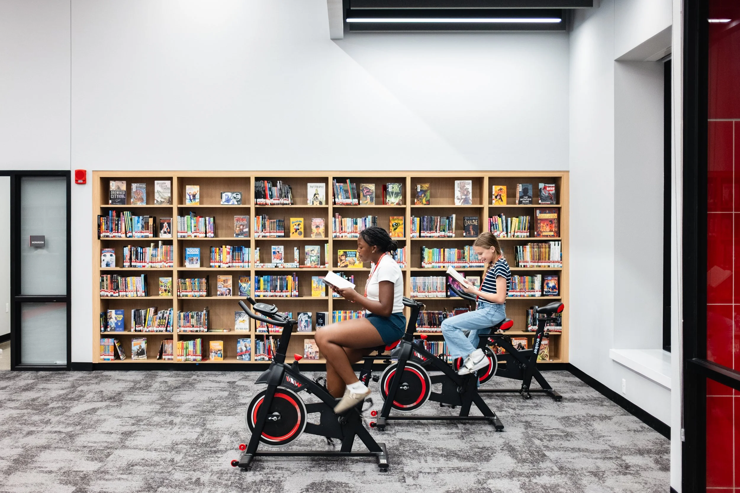 Melissa ISD East Cardinal Middle School |
Photographer: ©Parrish Ruiz de Velasco