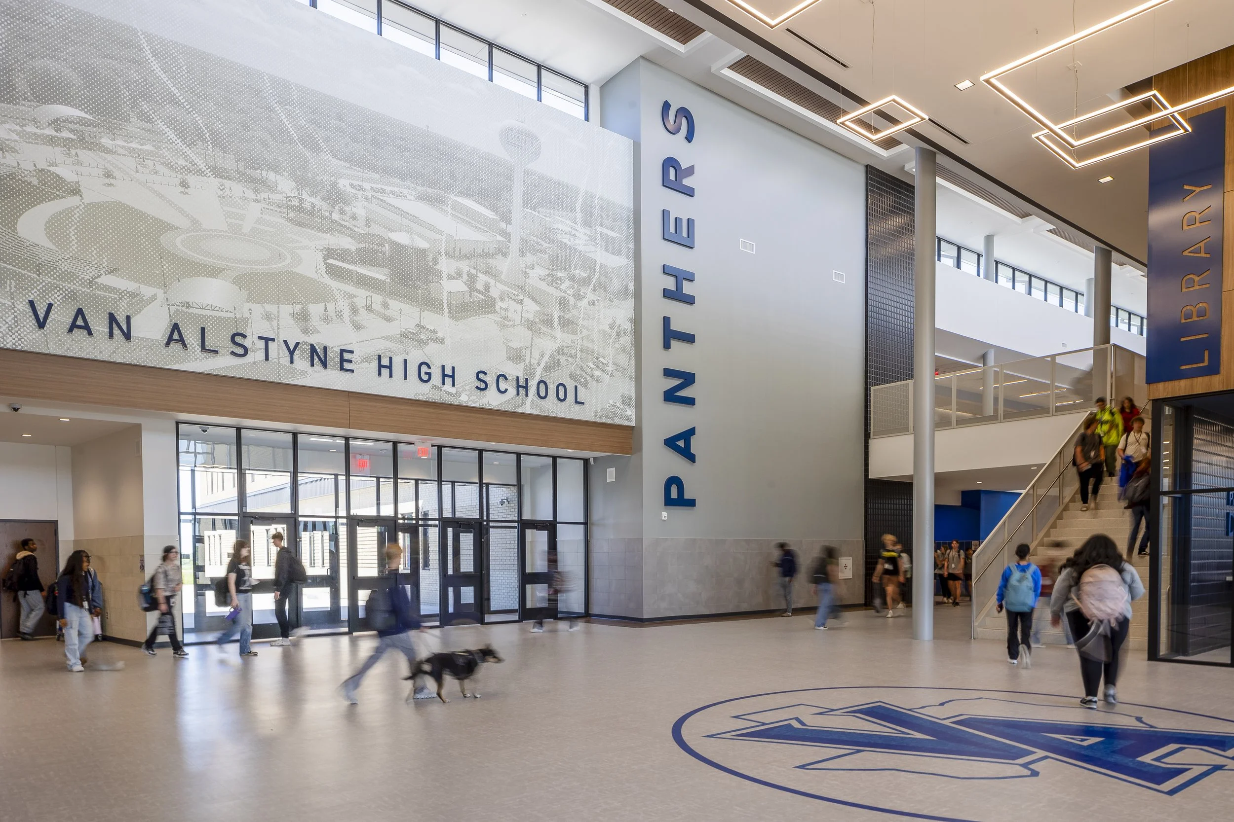 Van Alstyne ISD Van Alstyne High School |
Photographer: ©Gary Logan