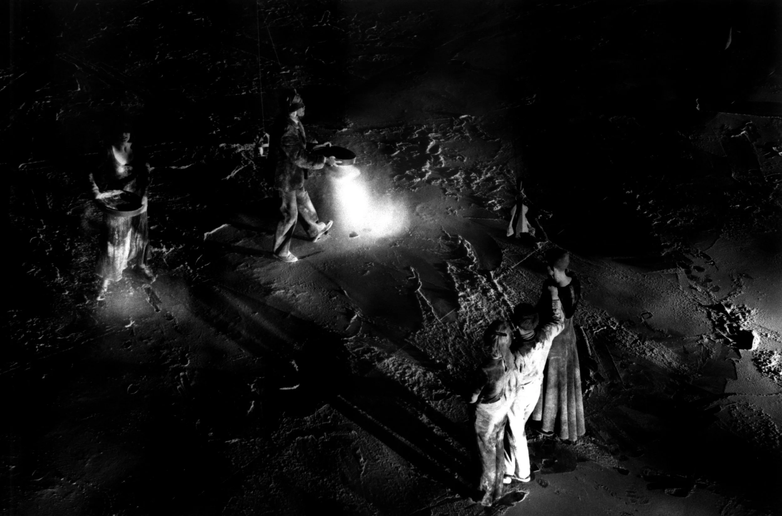 p18 BW 15 black works 9 (cor).jpg