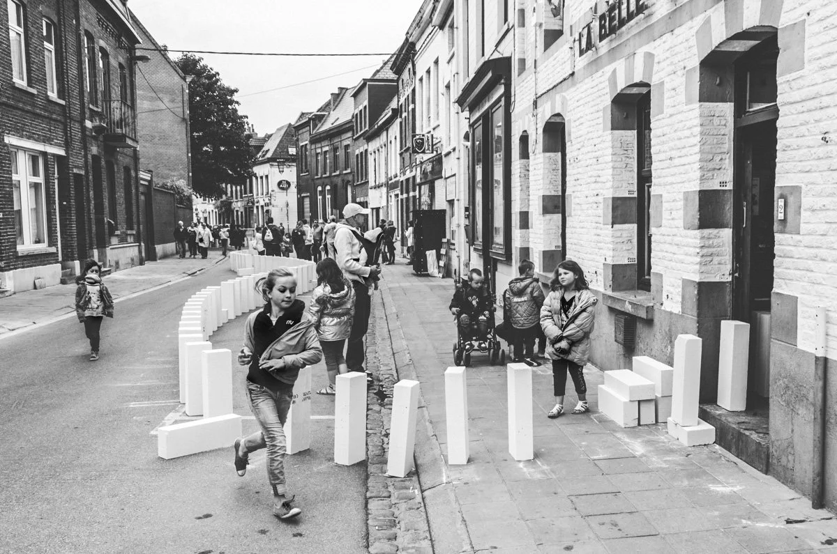 p35 10 Dominoes_Mons2015_Andy Tierce-44 profile web.jpg
