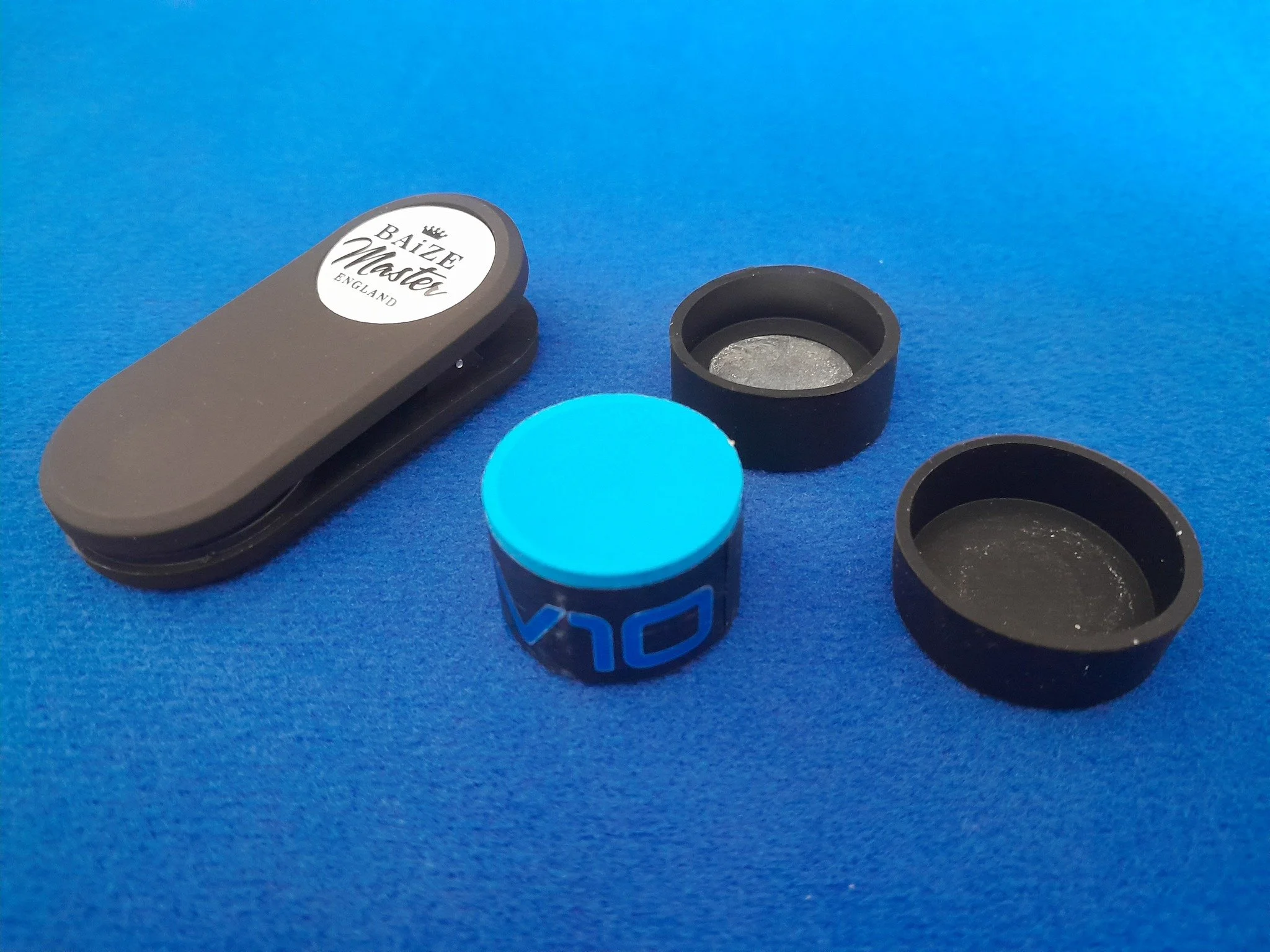 TAOM V10 chalk with magnetic clip