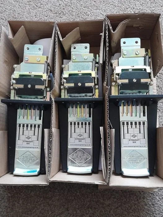 Pool table coin mechanism