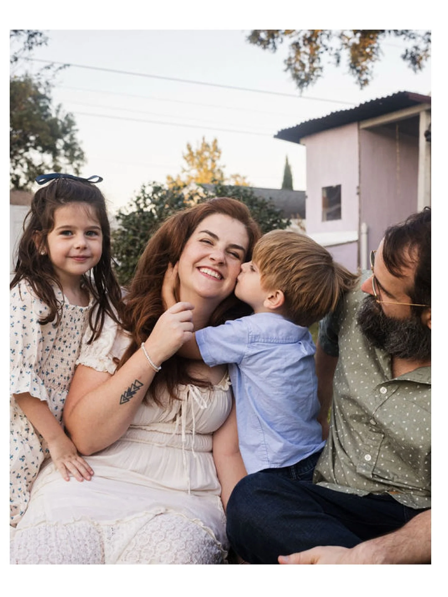 ✨ Home is where the magic already lives ✨

This session was extra special because we slowed down and really honored what makes this family&hellip; them. We took the time to ask about their favorite parts of home, their little traditions, the moments 