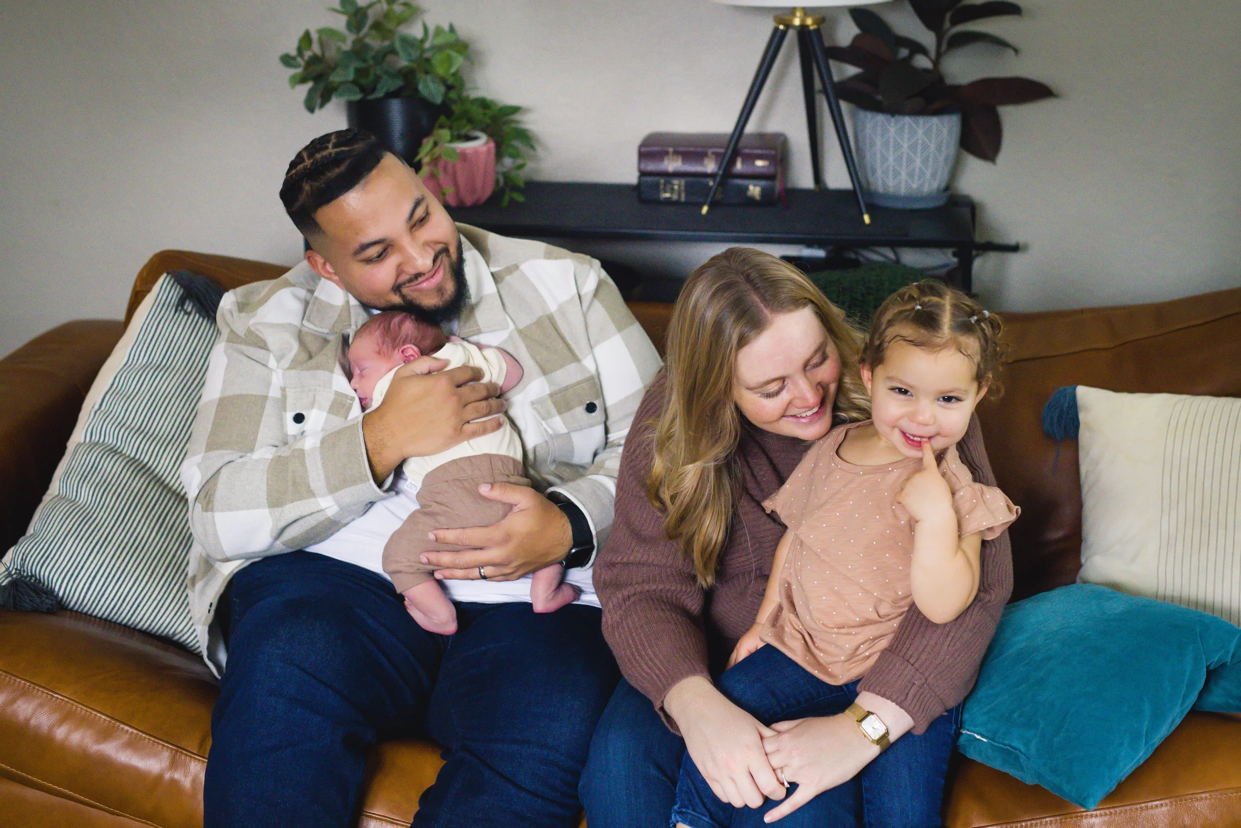 32-Dezmond Newborn and Family-7.JPG