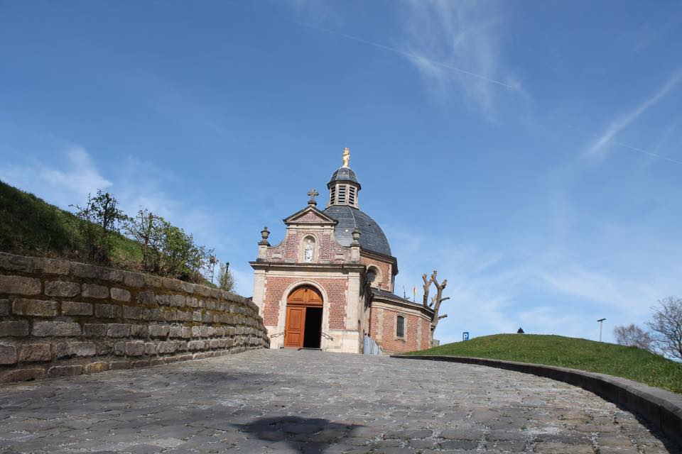 This cobbled entryway to this stunning church is overlooked by Our Lady holding the infant Jesus. When you see the cobbles that precedes this stretch this surface is welcome.