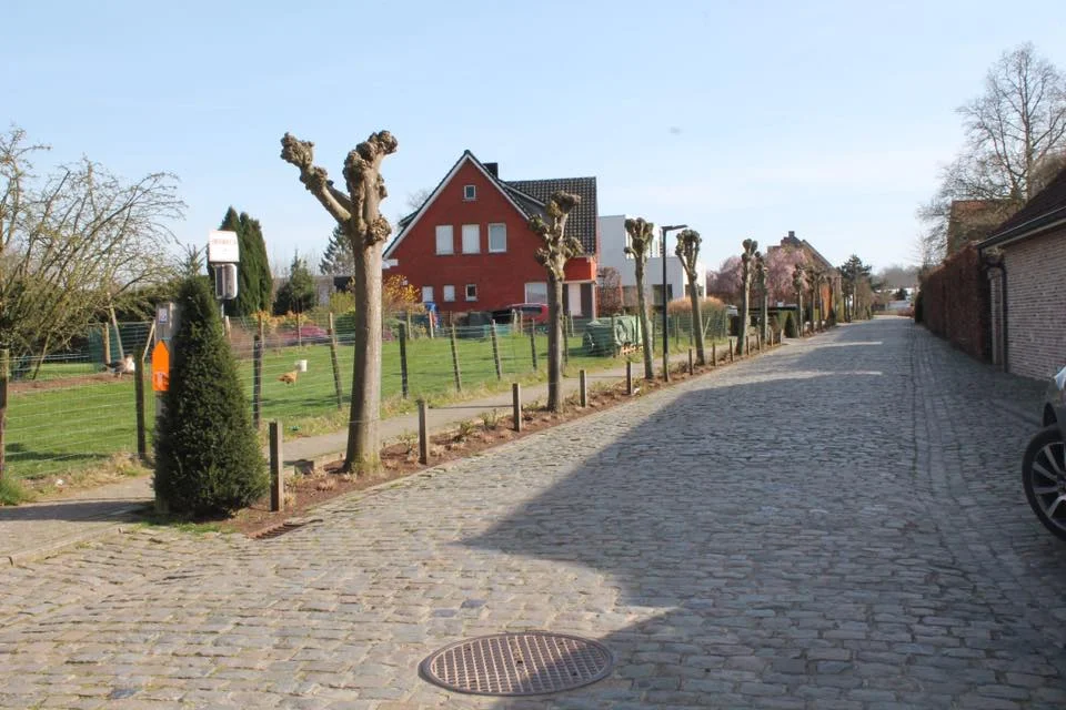 But it's not really done yet, the cobble section continues to extends the hurt!