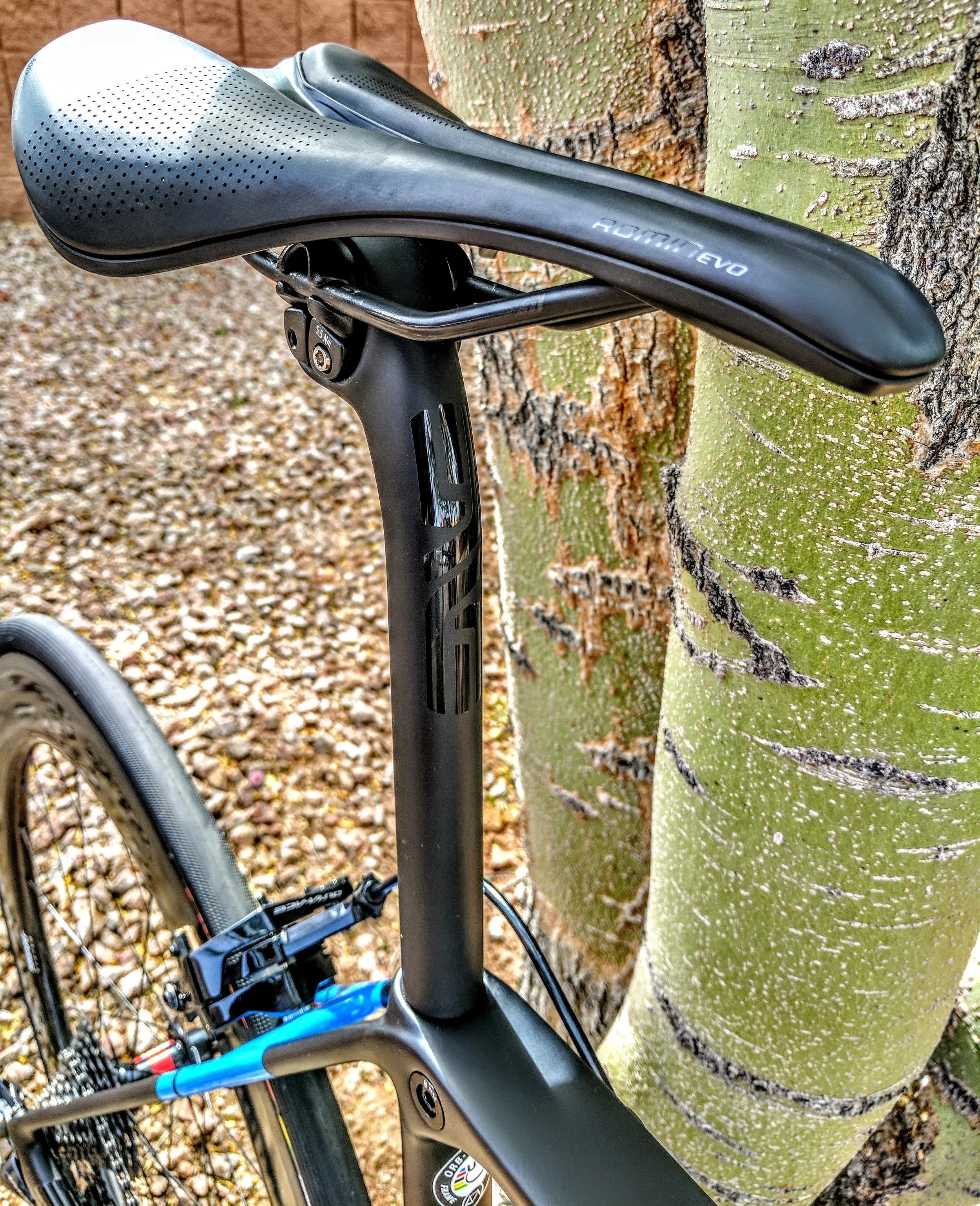 Am I allowed to say that a seat post looks sexy? Good. Because I just did.