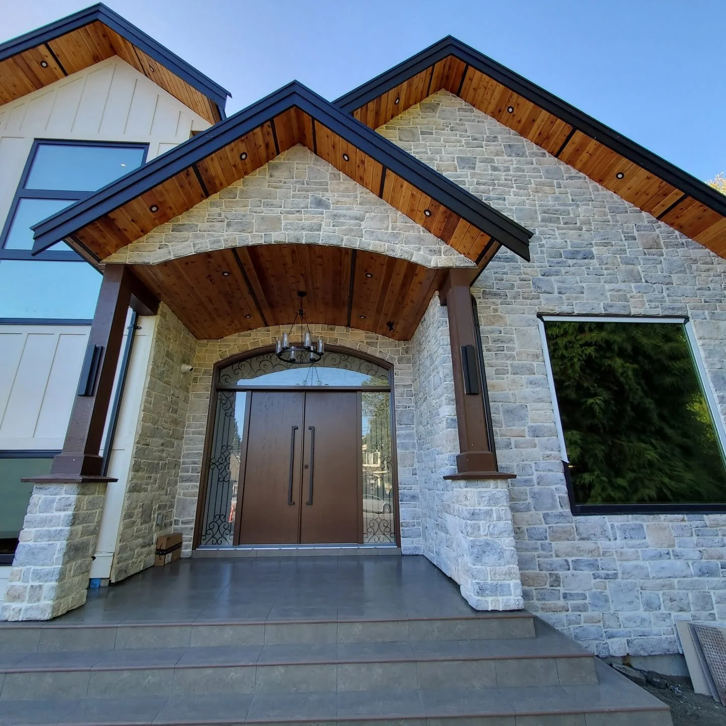 stonework_house_1.jpg
