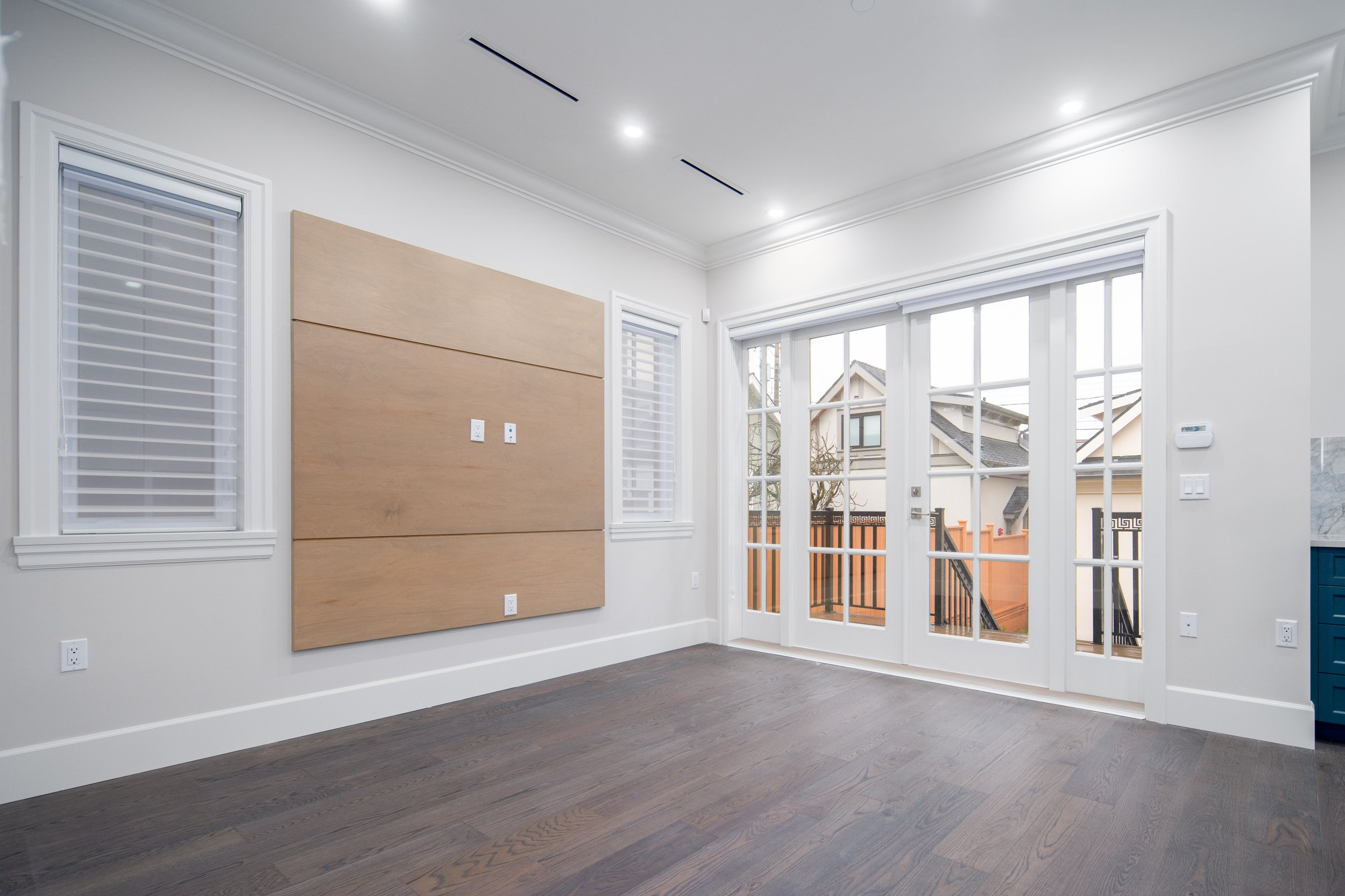 W 11th Ave - 4417 - Whitestone Management - 11.jpg