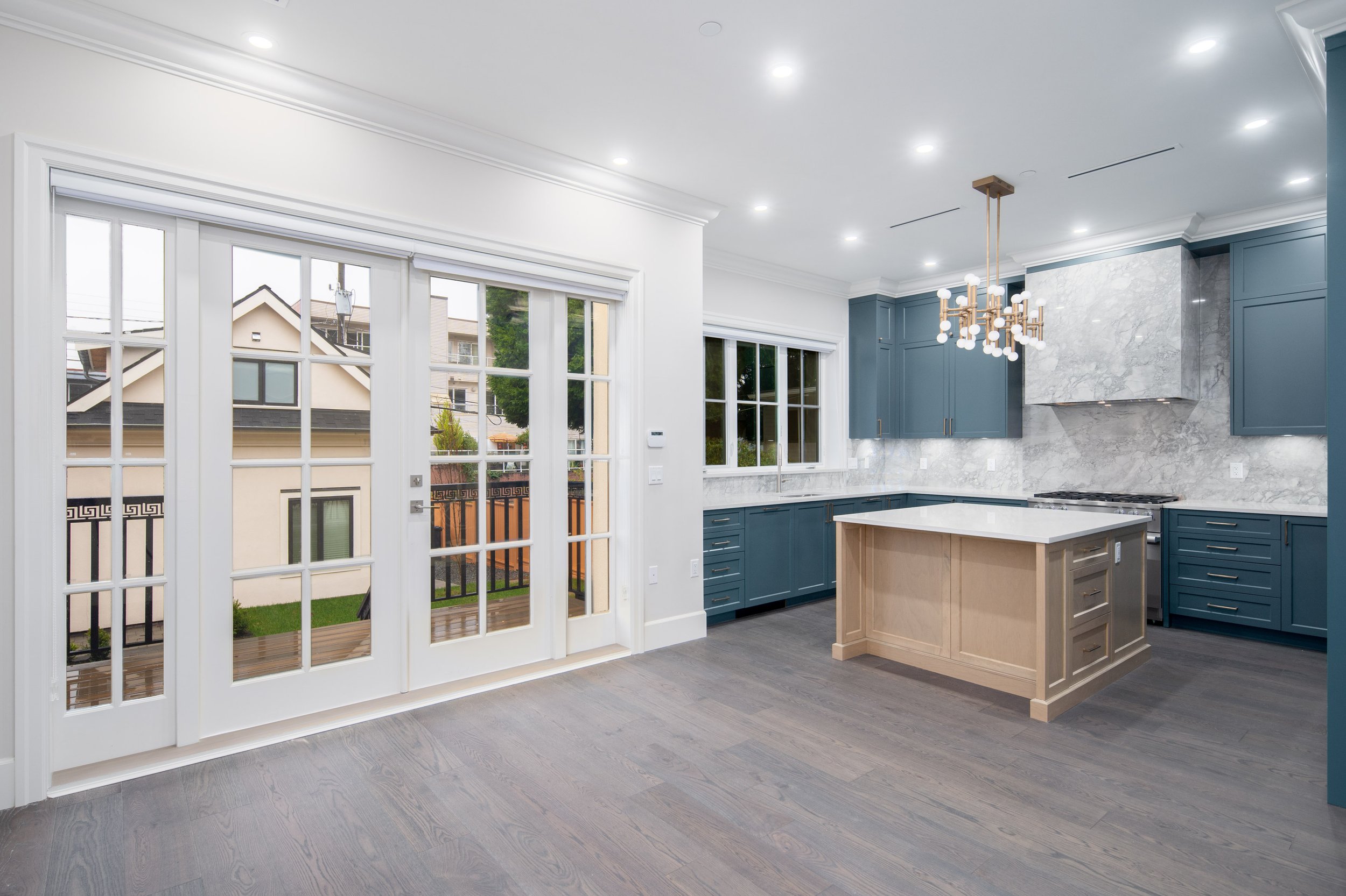 W 11th Ave - 4417 - Whitestone Management - 12.jpg