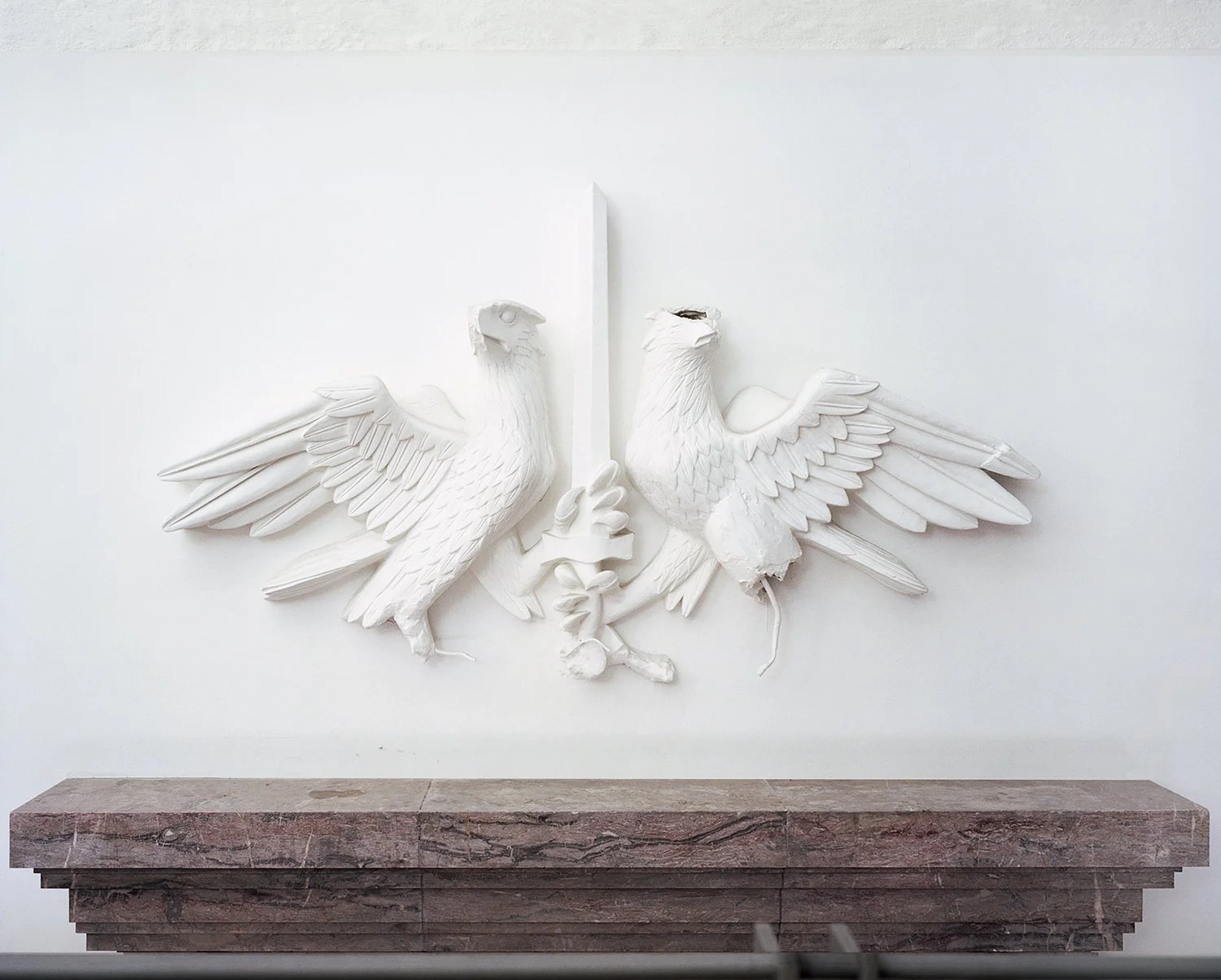 Federal Office for Migration and Refugees (former SS Barracks, 1938–1994; Merrell Barracks, 1945–1992), Nürnberg, 1939 / 2010.
The building survived the war largely intact. It is said that American soldiers fired at the eagles. During renovations in 