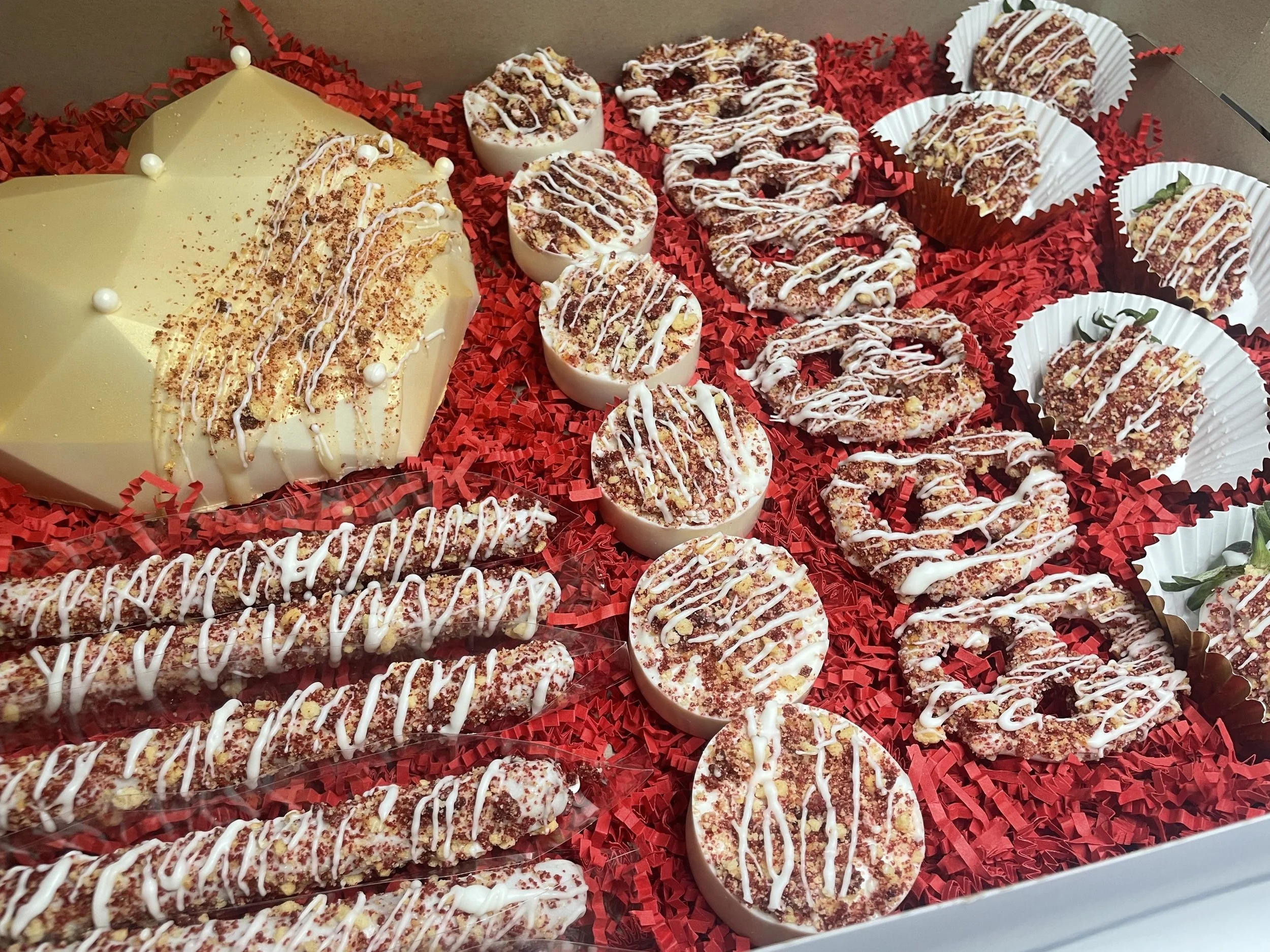 Red velvet crunch breakable box.jpeg